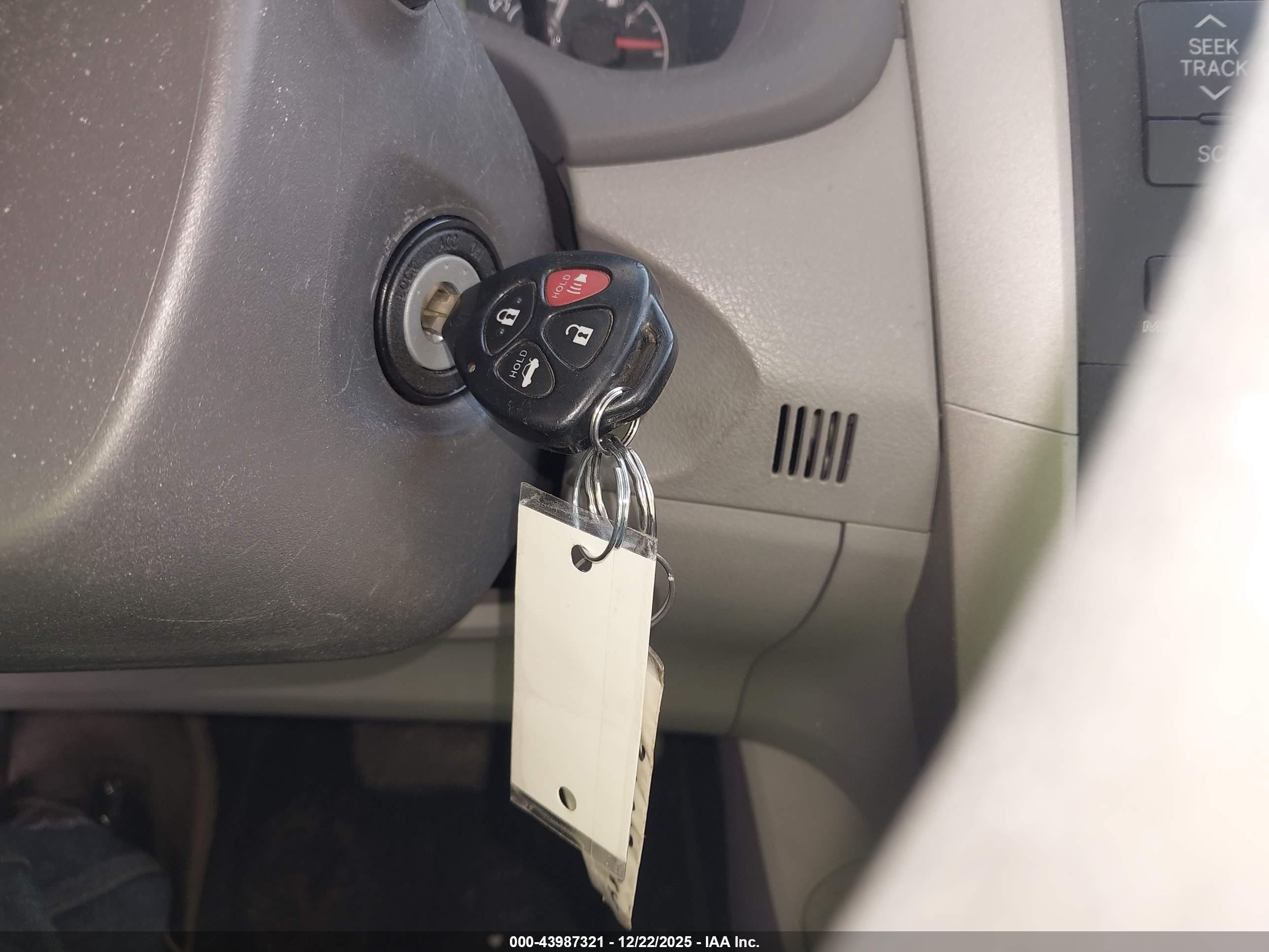 TOYOTA COROLLA image 11