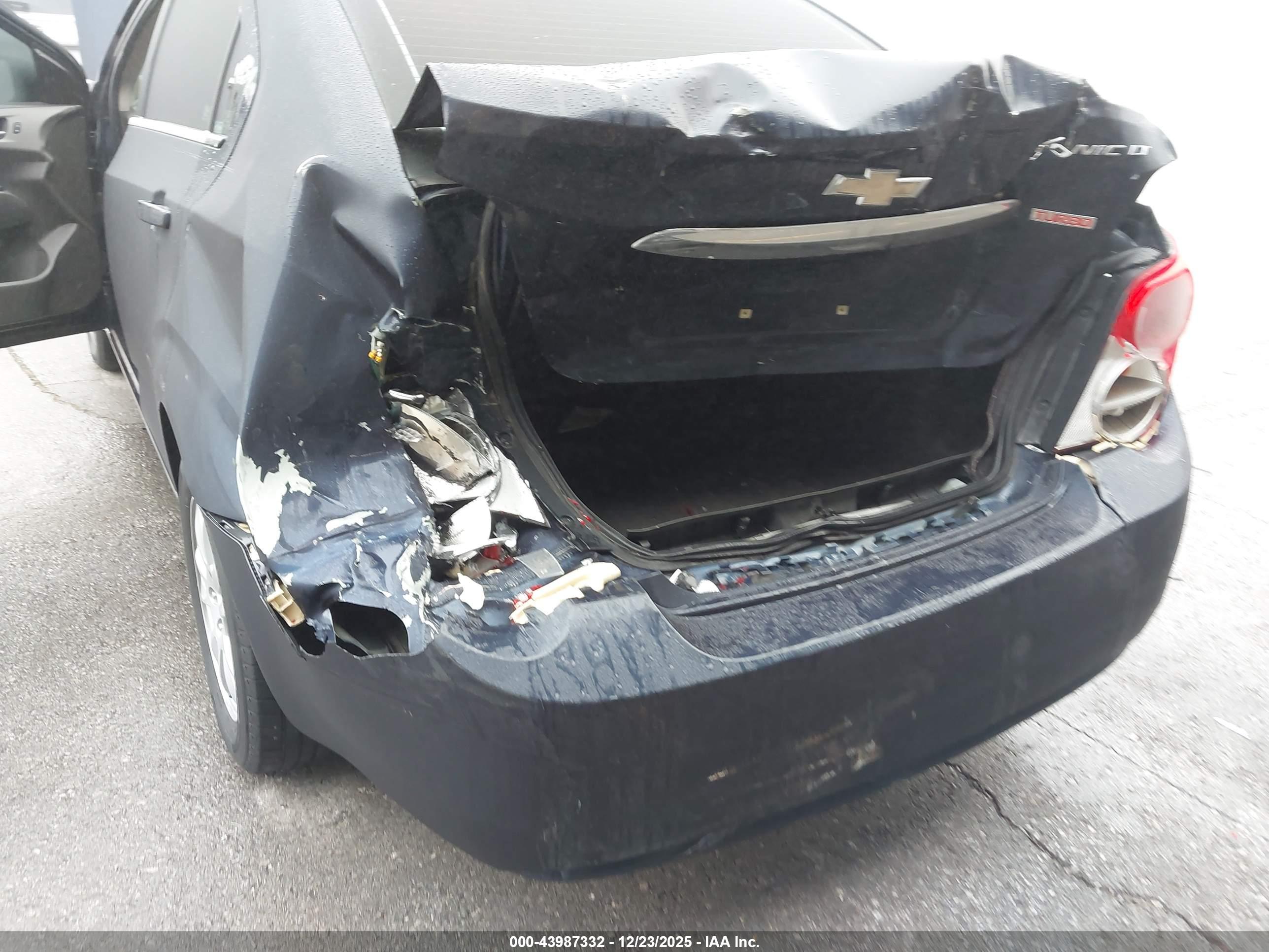 CHEVROLET SONIC image 6