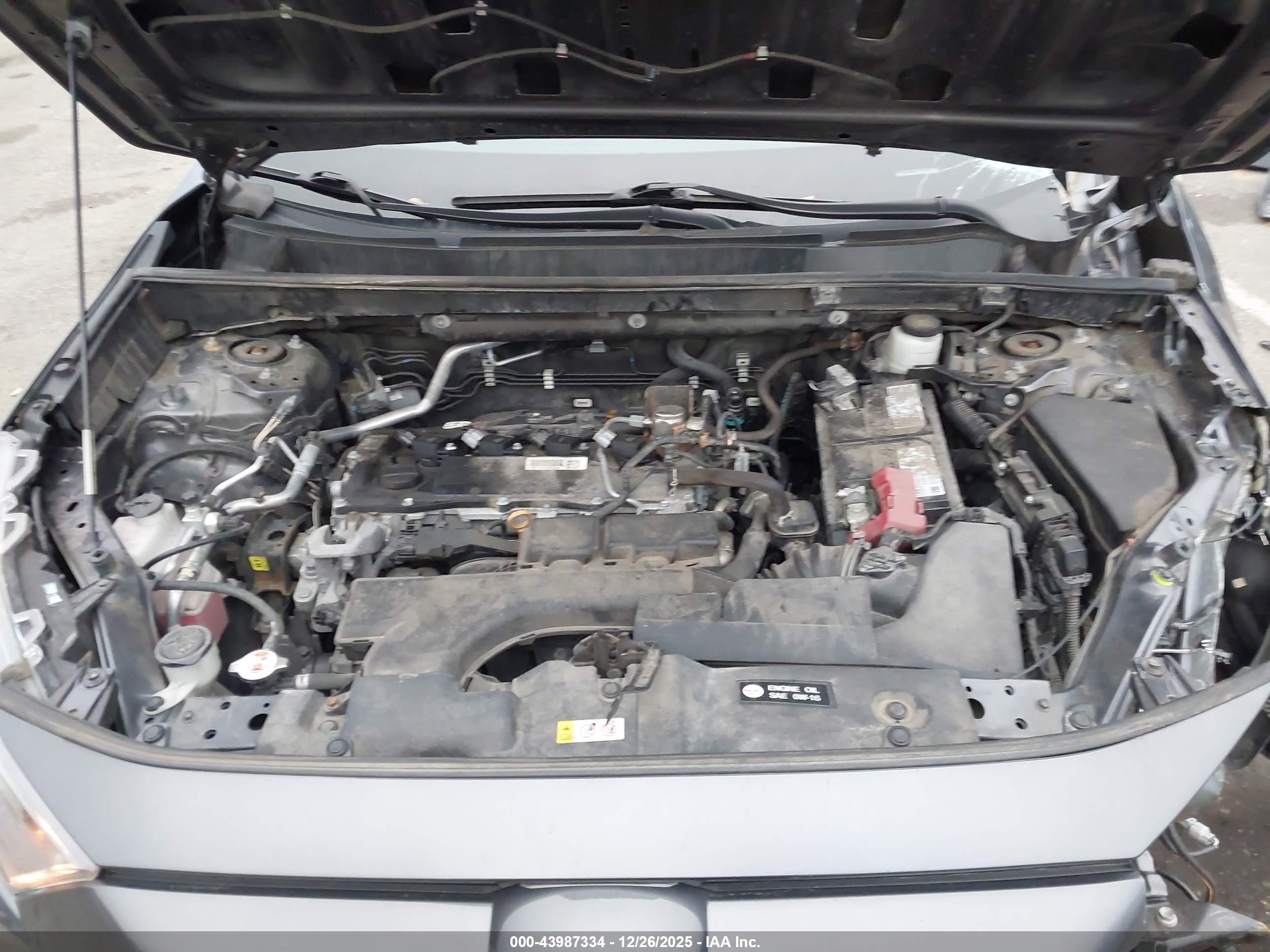 TOYOTA RAV4 image 10