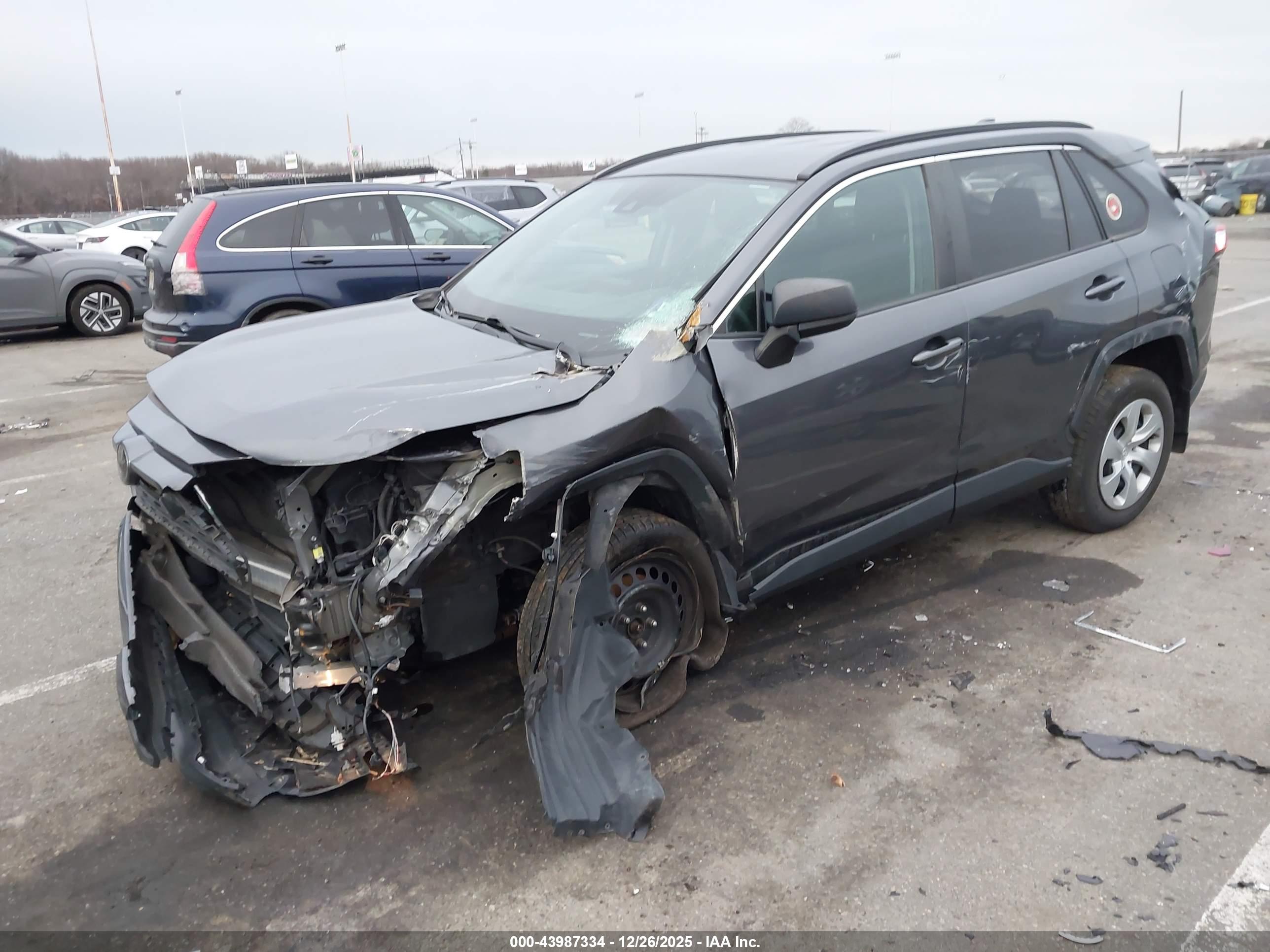 TOYOTA RAV4 image 2
