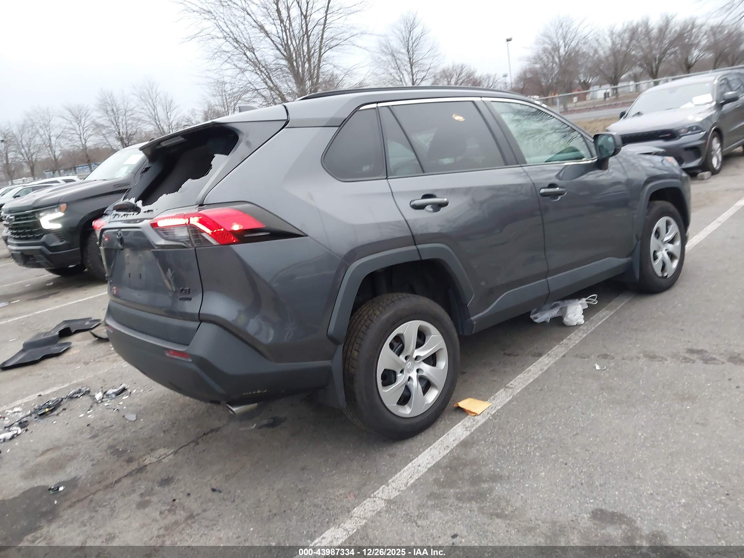TOYOTA RAV4 image 4