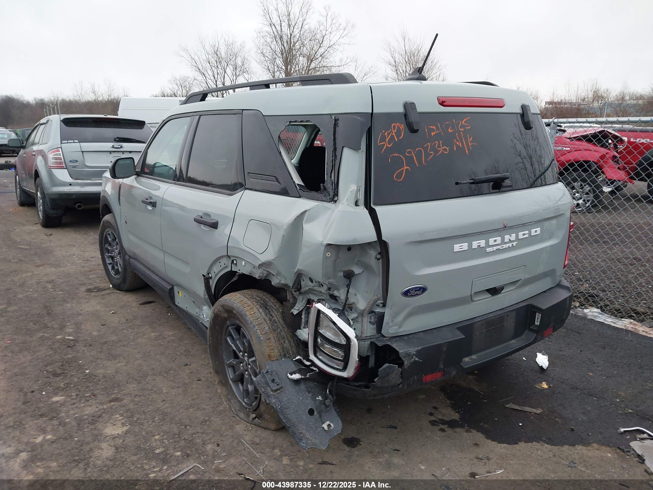 FORD BRONCO image 3