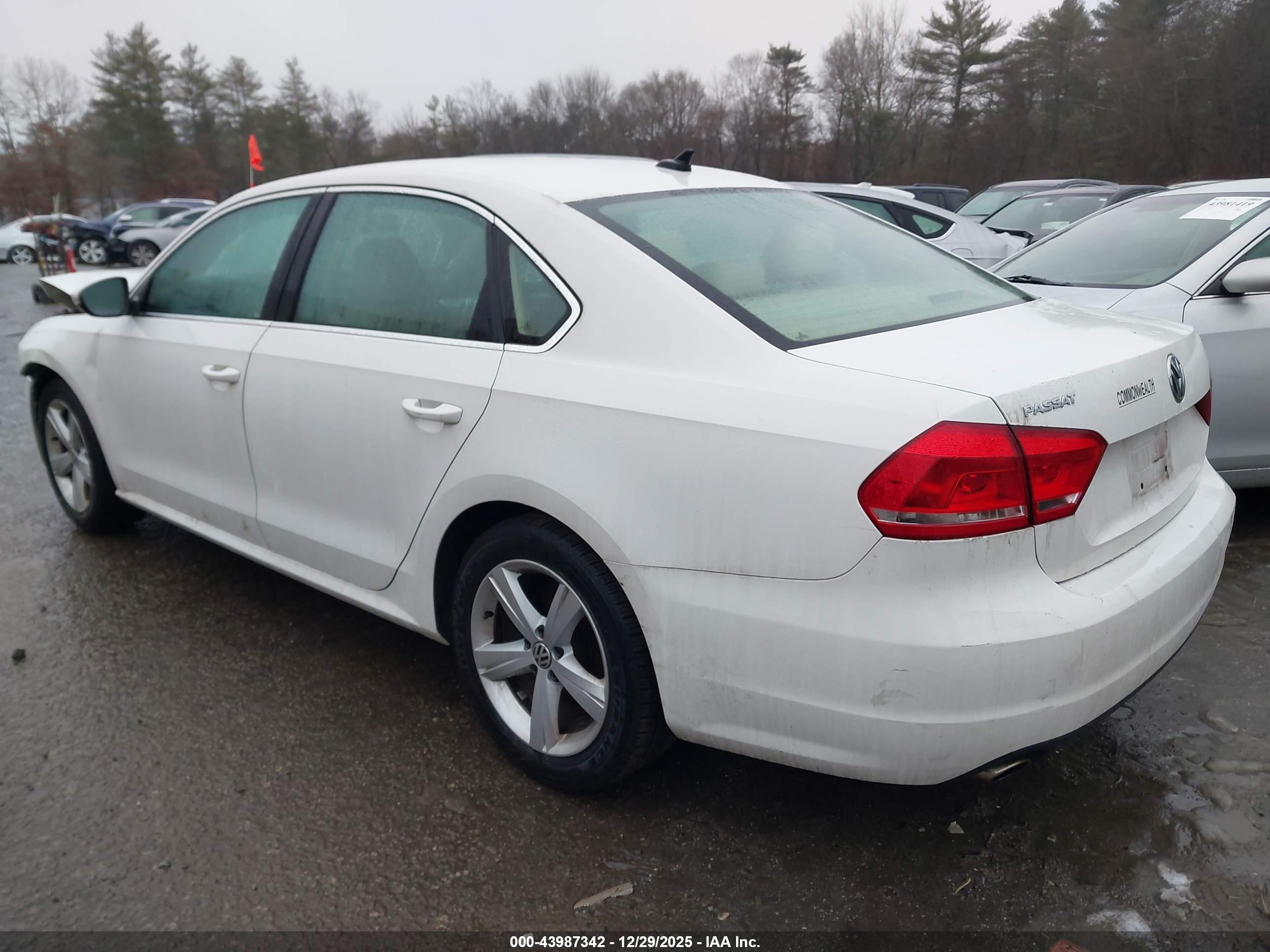 VOLKSWAGEN PASSAT image 3