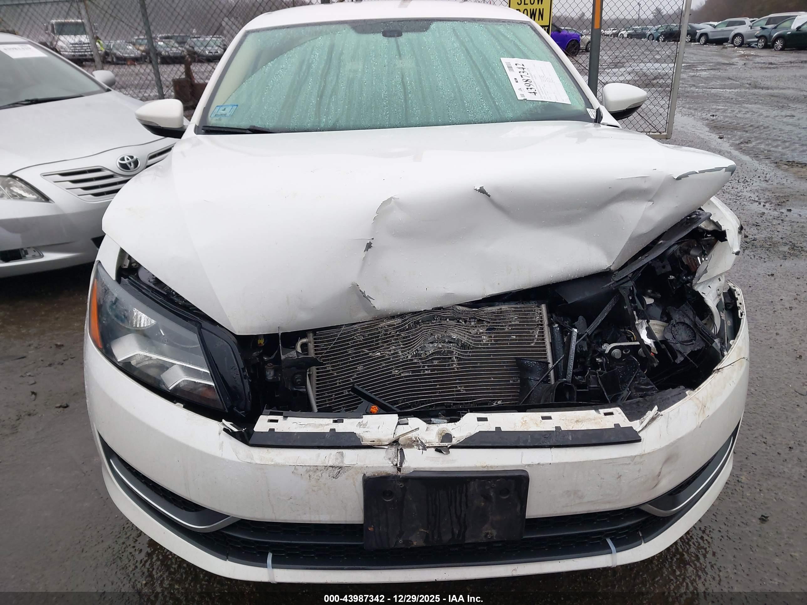 VOLKSWAGEN PASSAT image 6
