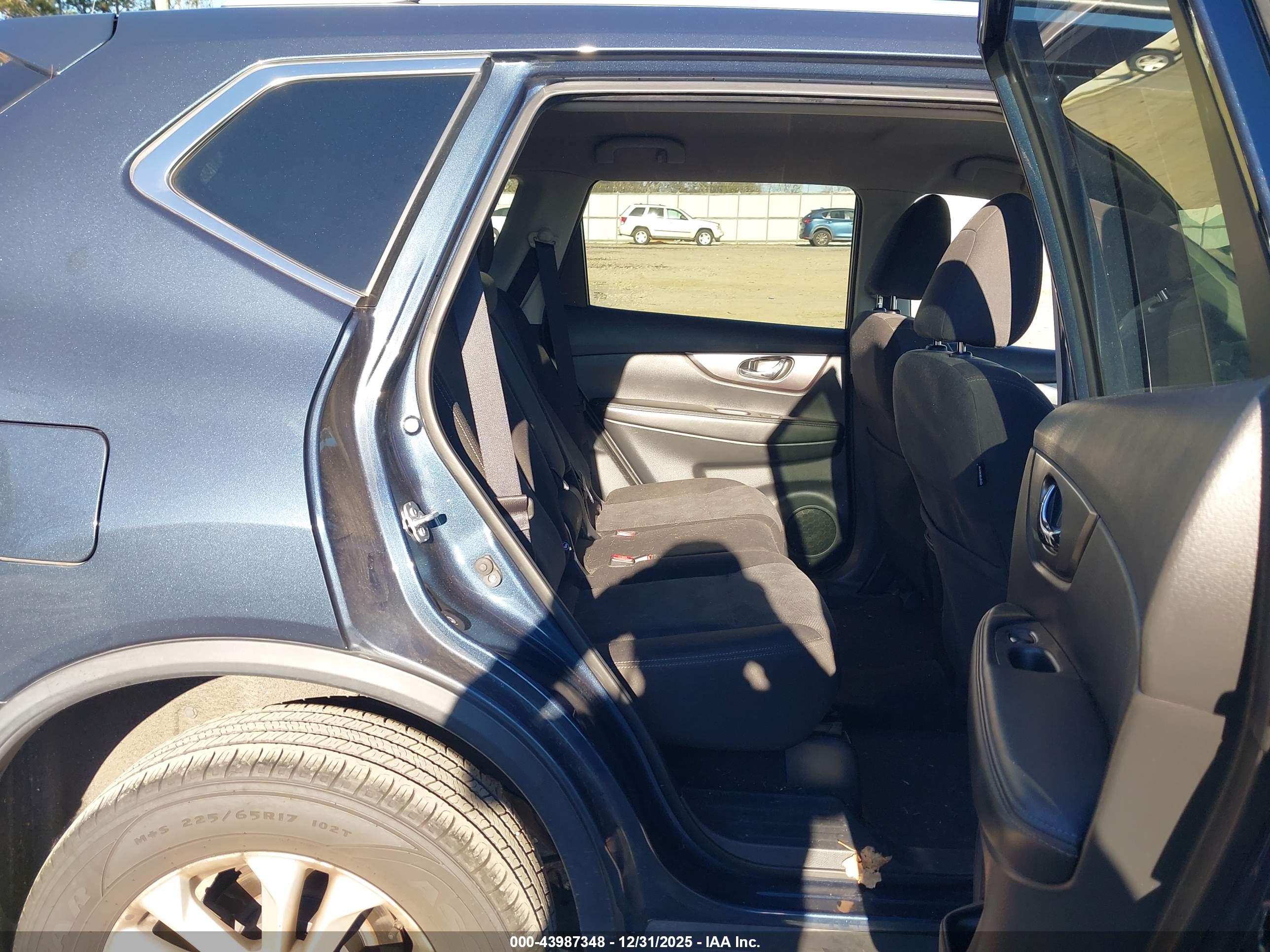 NISSAN ROGUE image 8