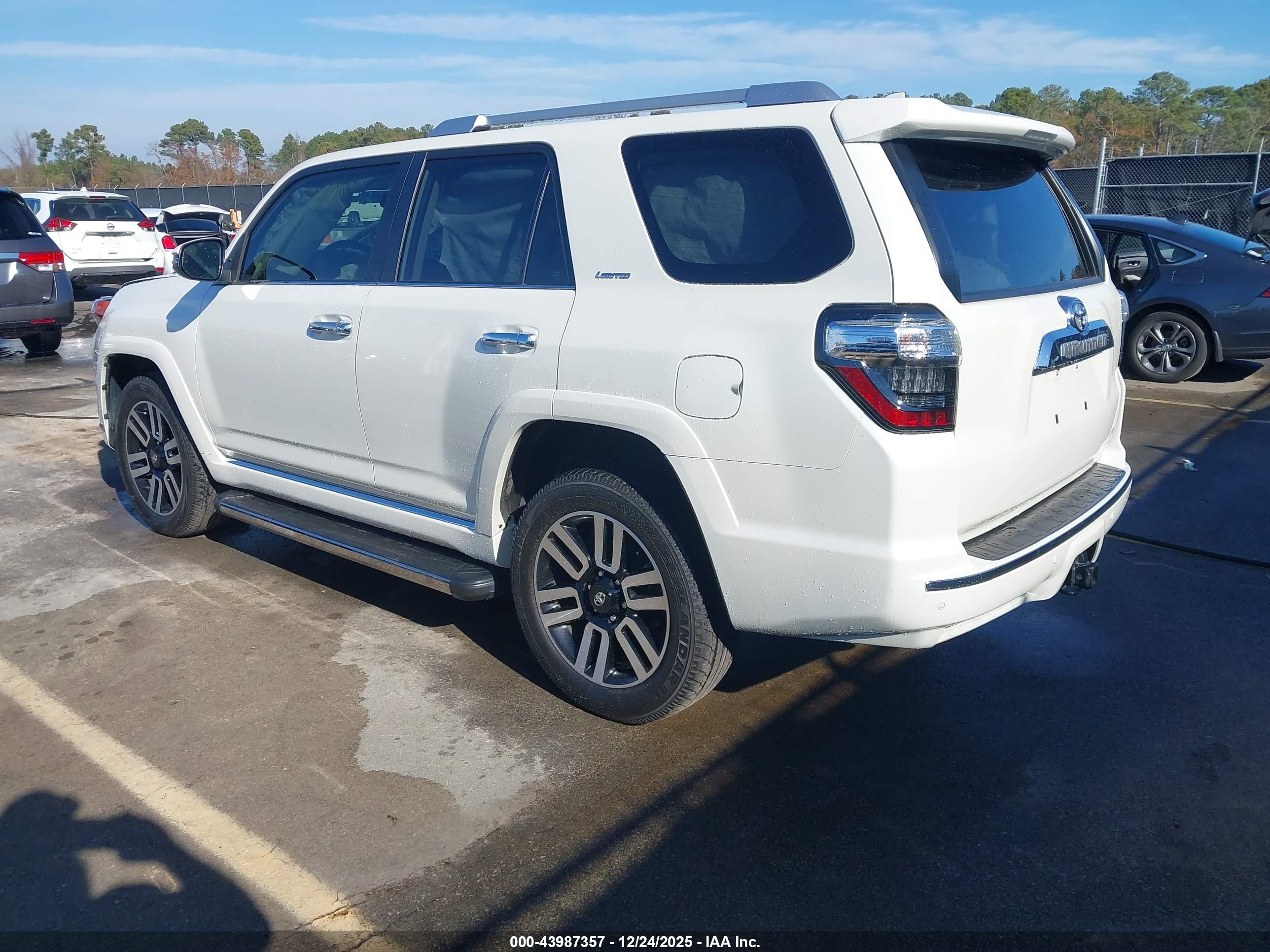 TOYOTA 4RUNNER image 3