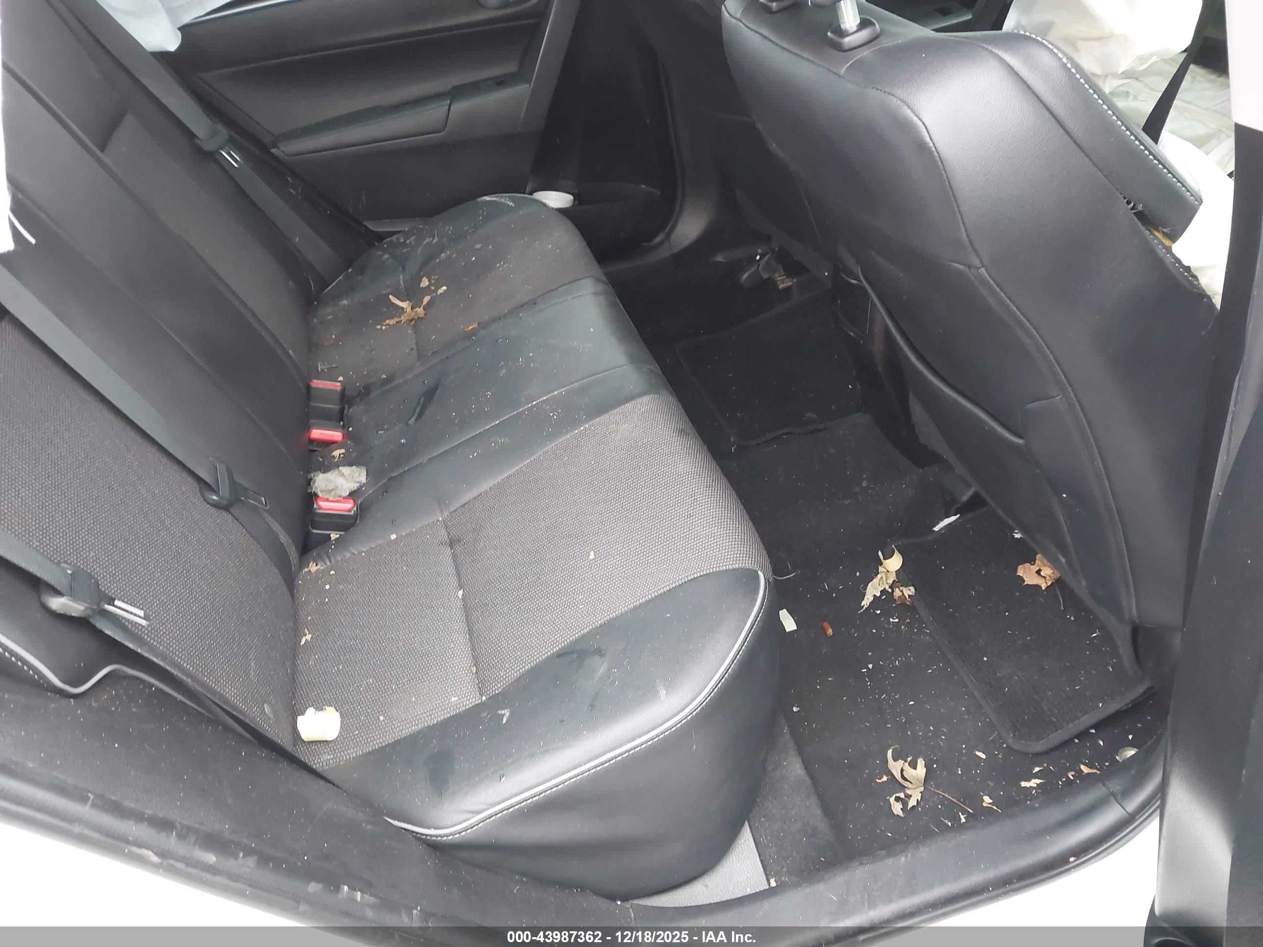 TOYOTA COROLLA image 8