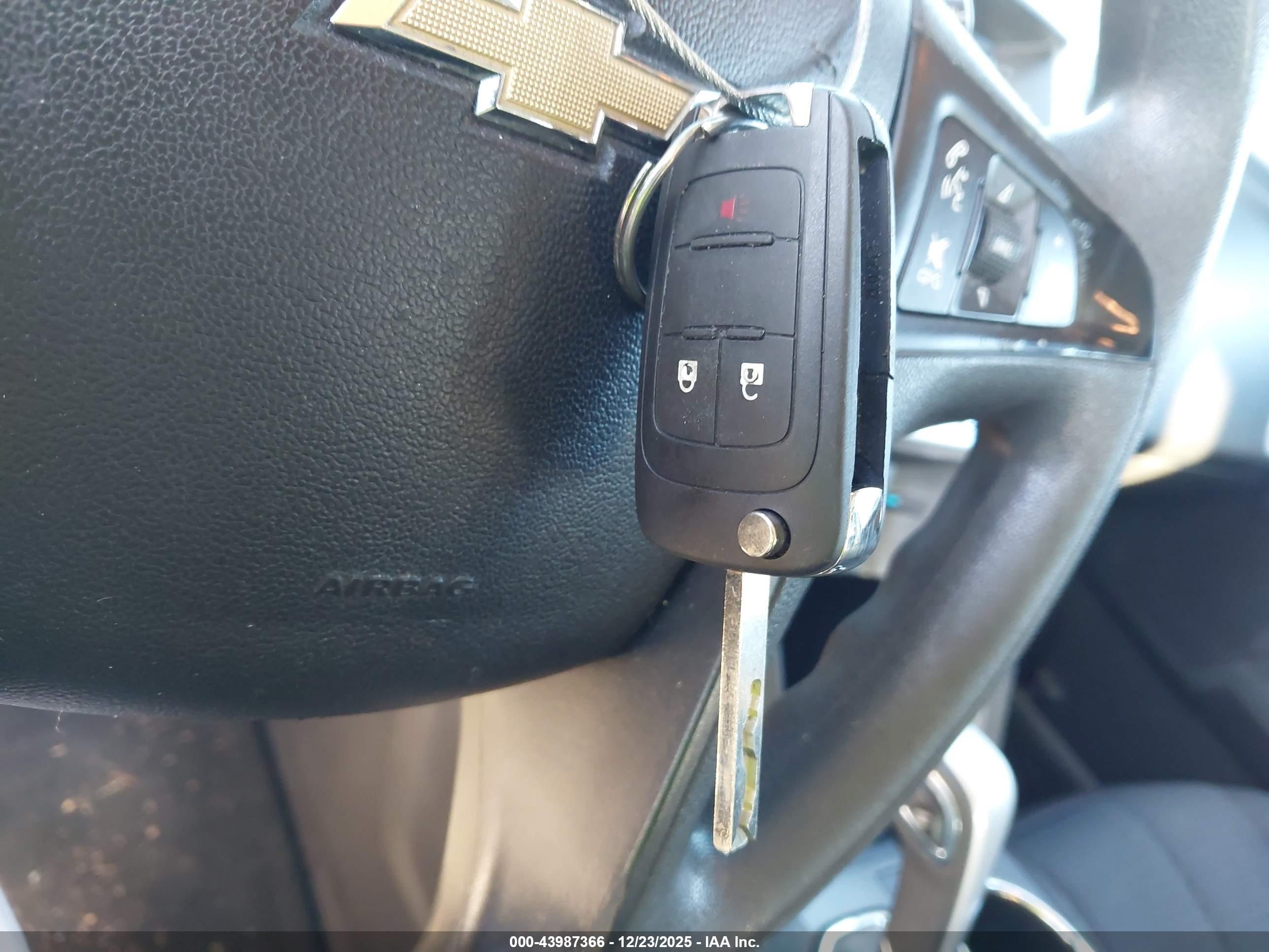 CHEVROLET EQUINOX image 11