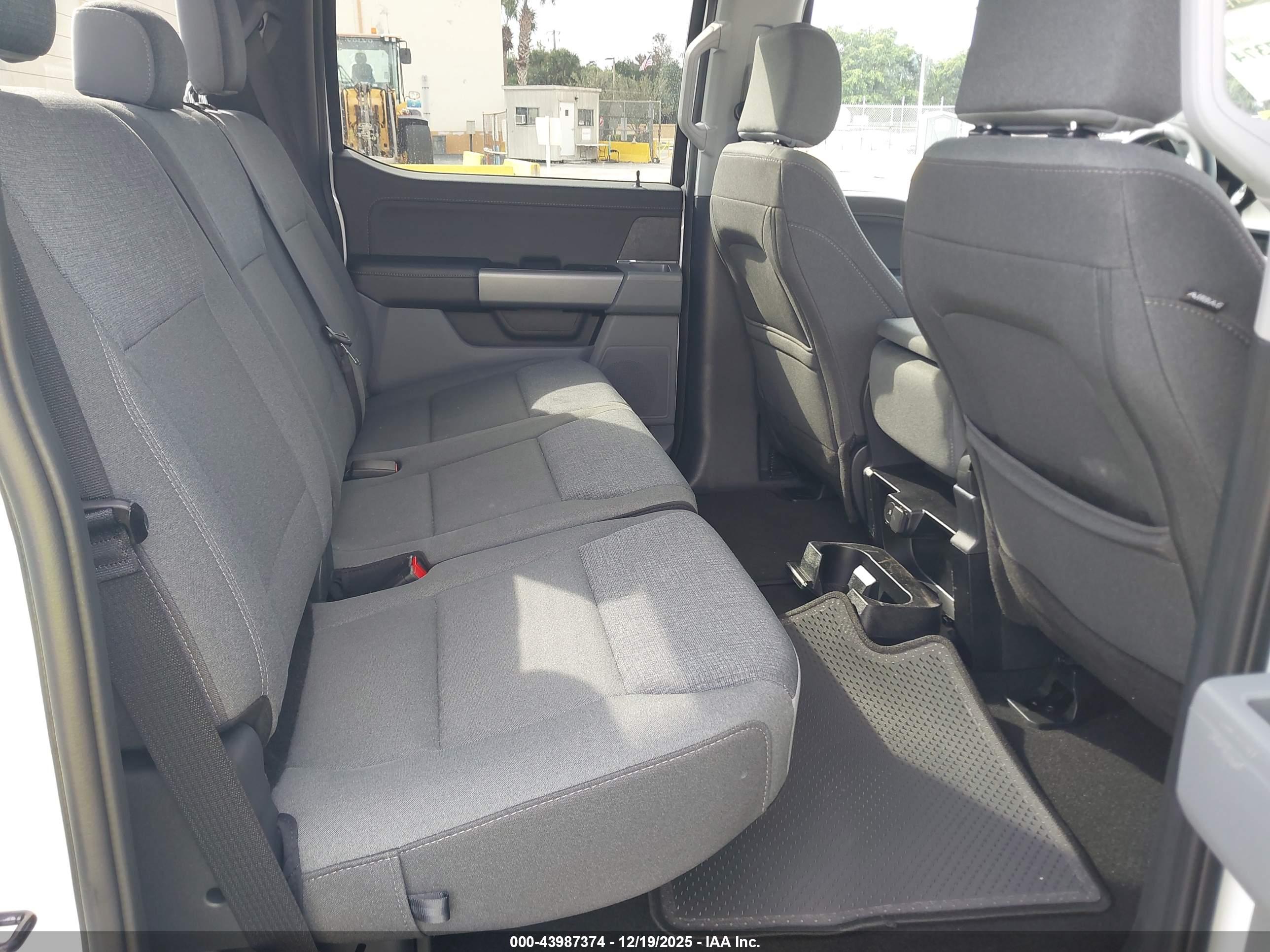 FORD F-150 image 8