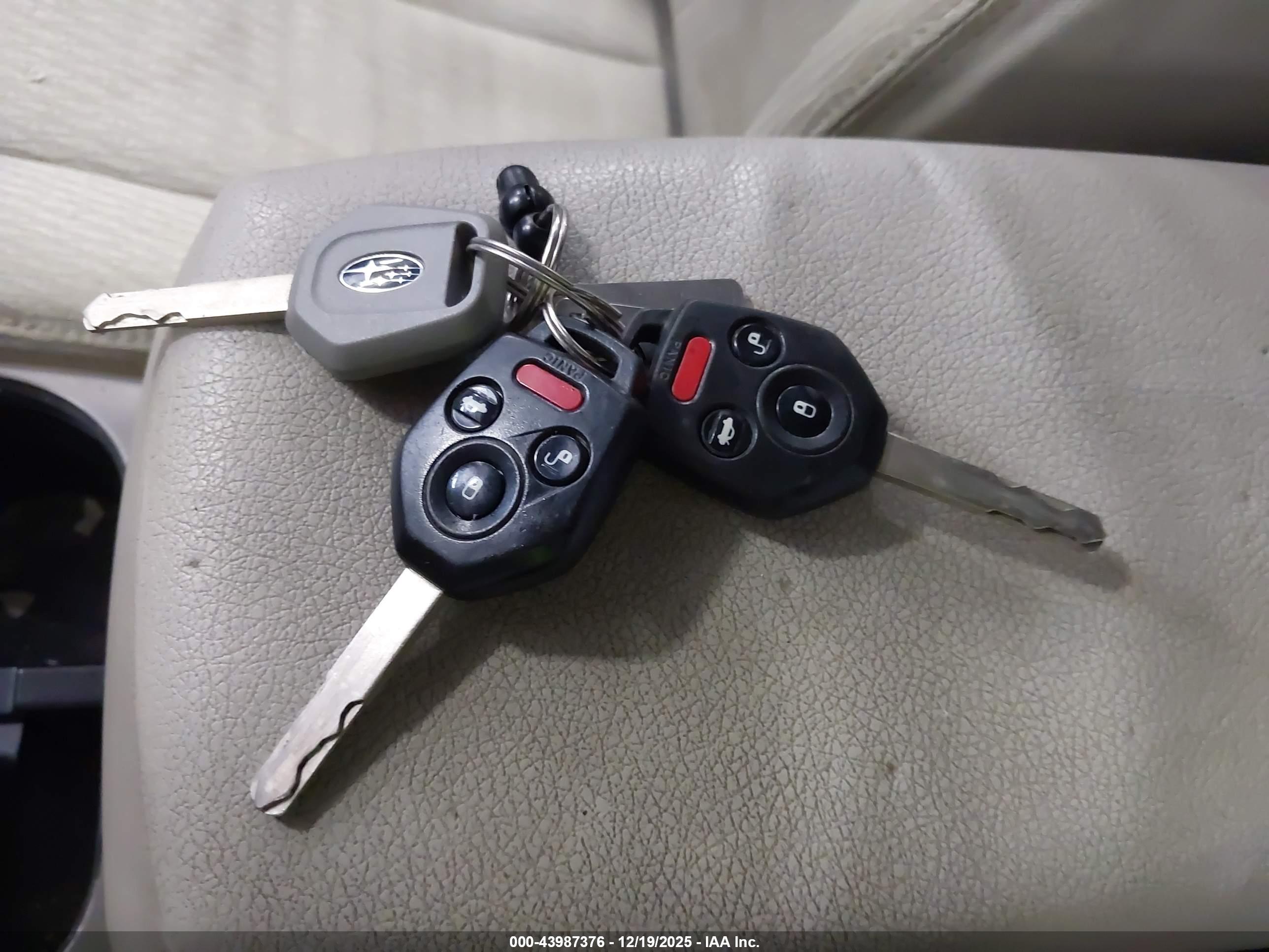 SUBARU OUTBACK image 11