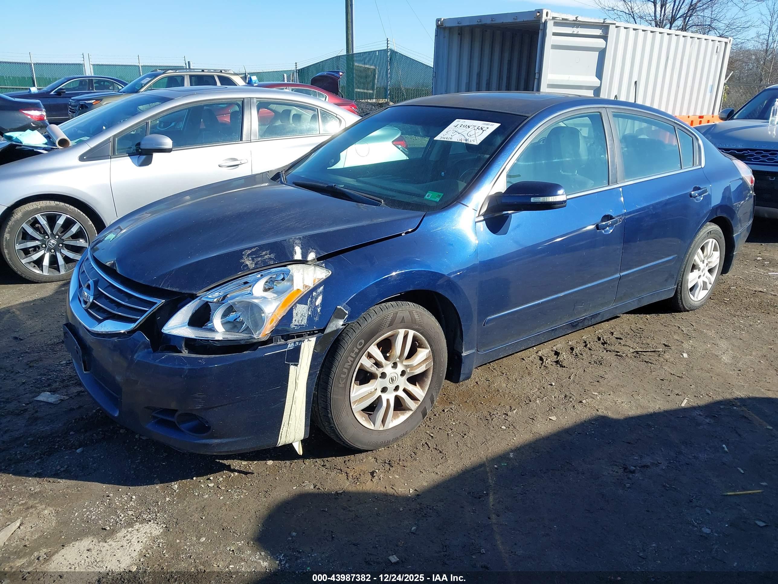 NISSAN ALTIMA image 2