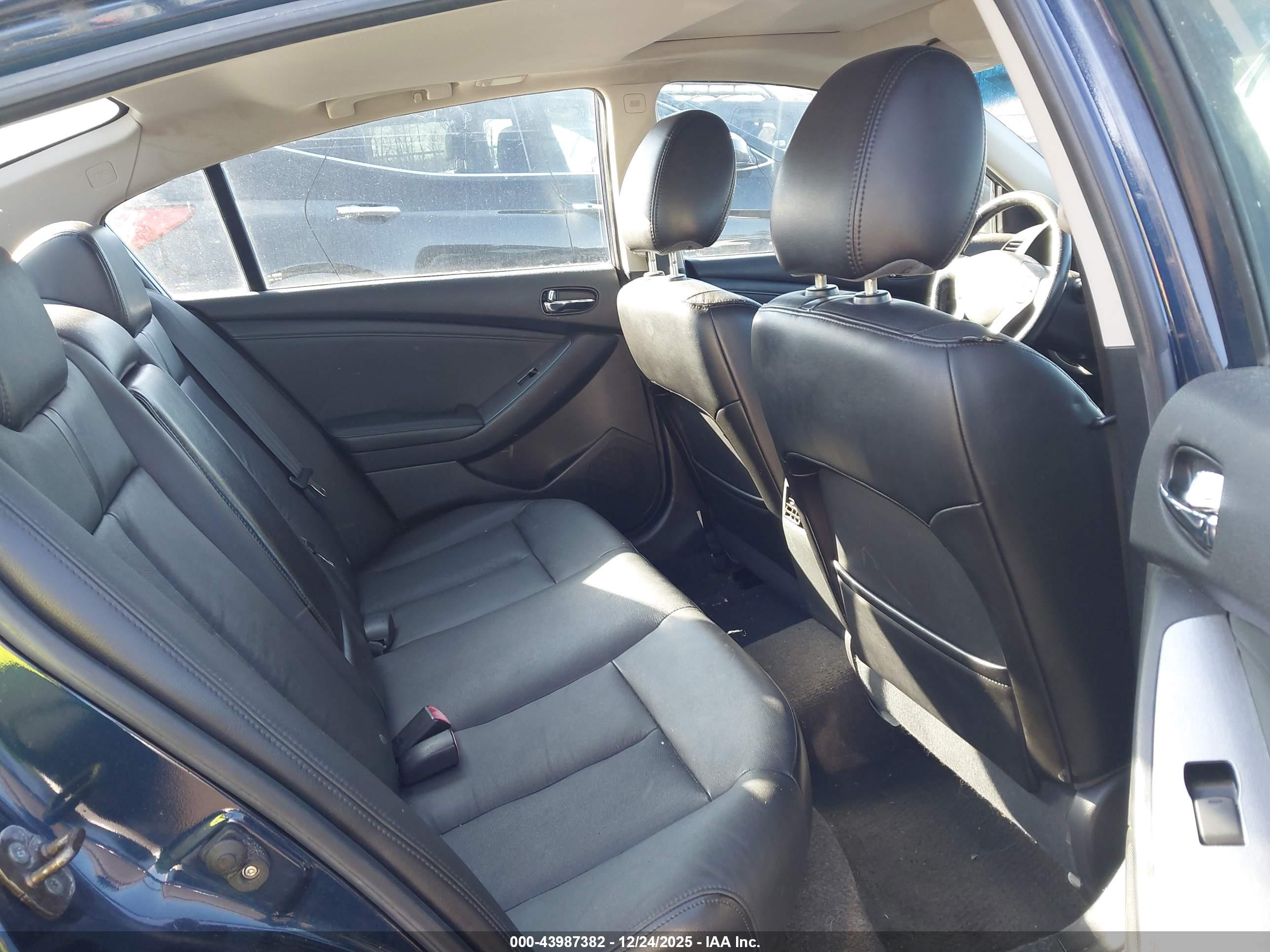 NISSAN ALTIMA image 8