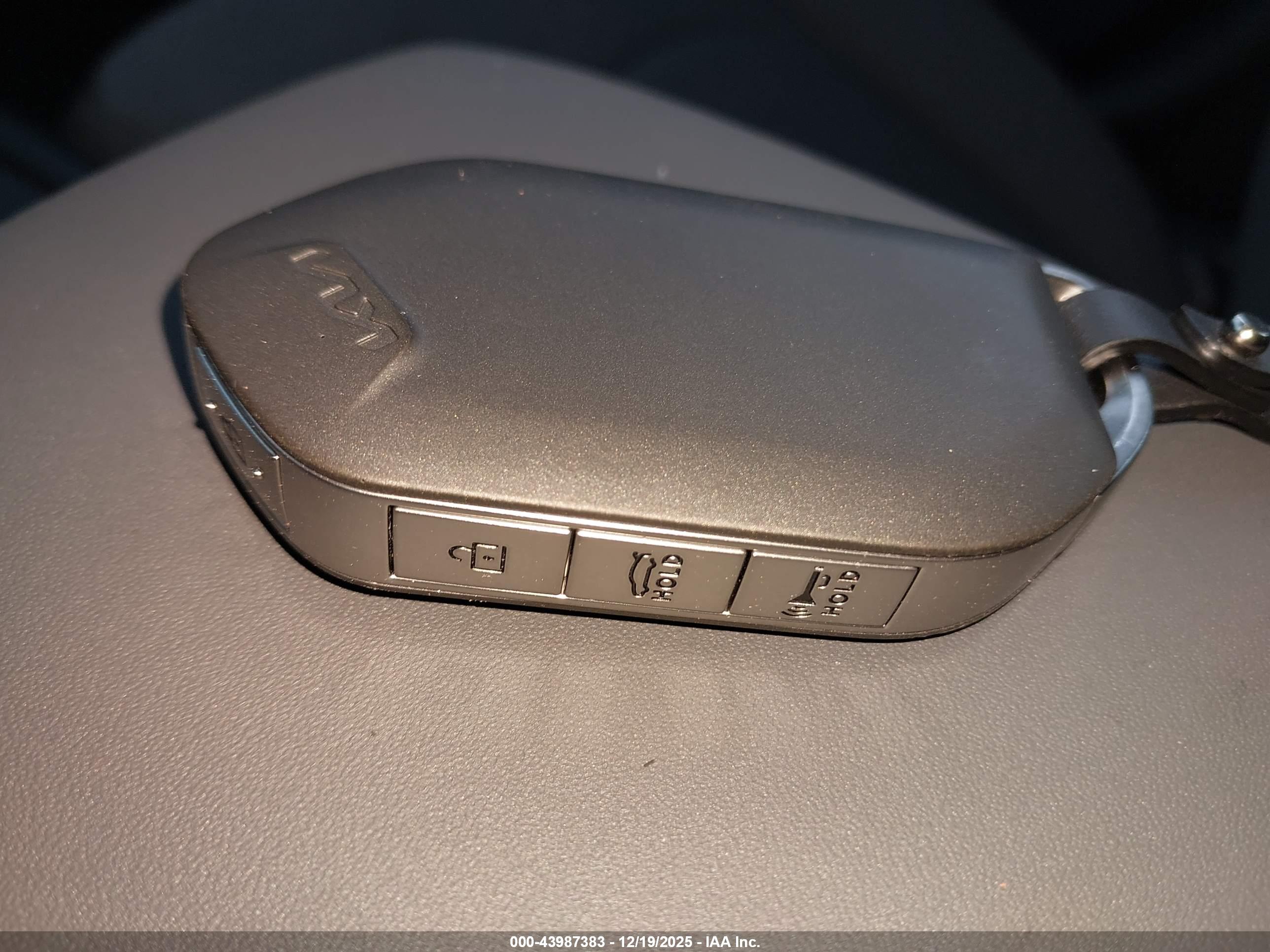 KIA K4 image 11
