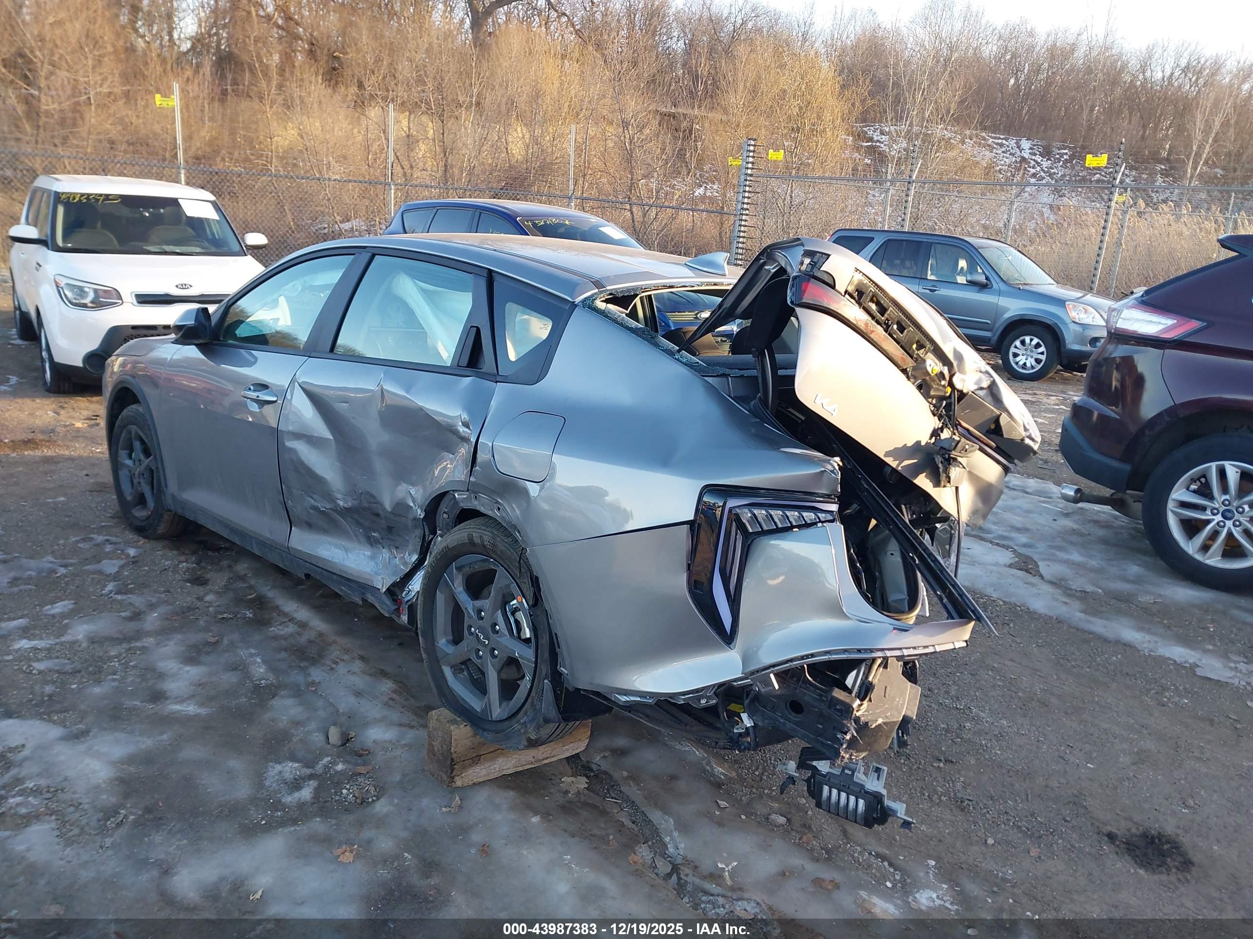 KIA K4 image 3