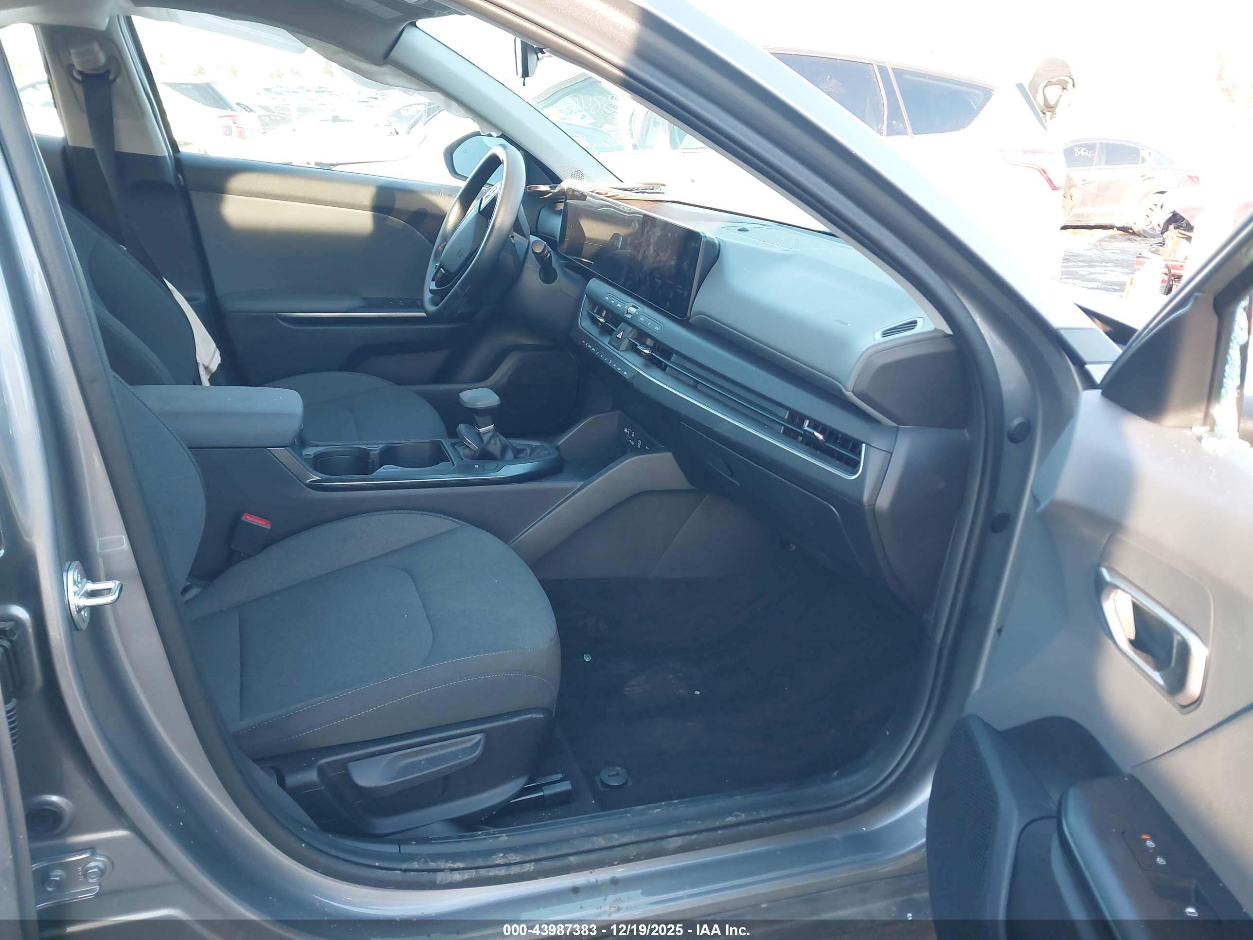KIA K4 image 5