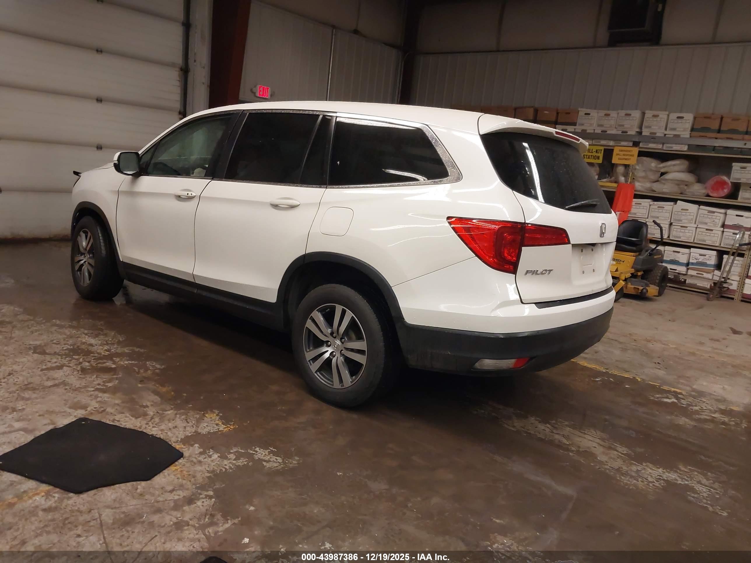 HONDA PILOT image 3