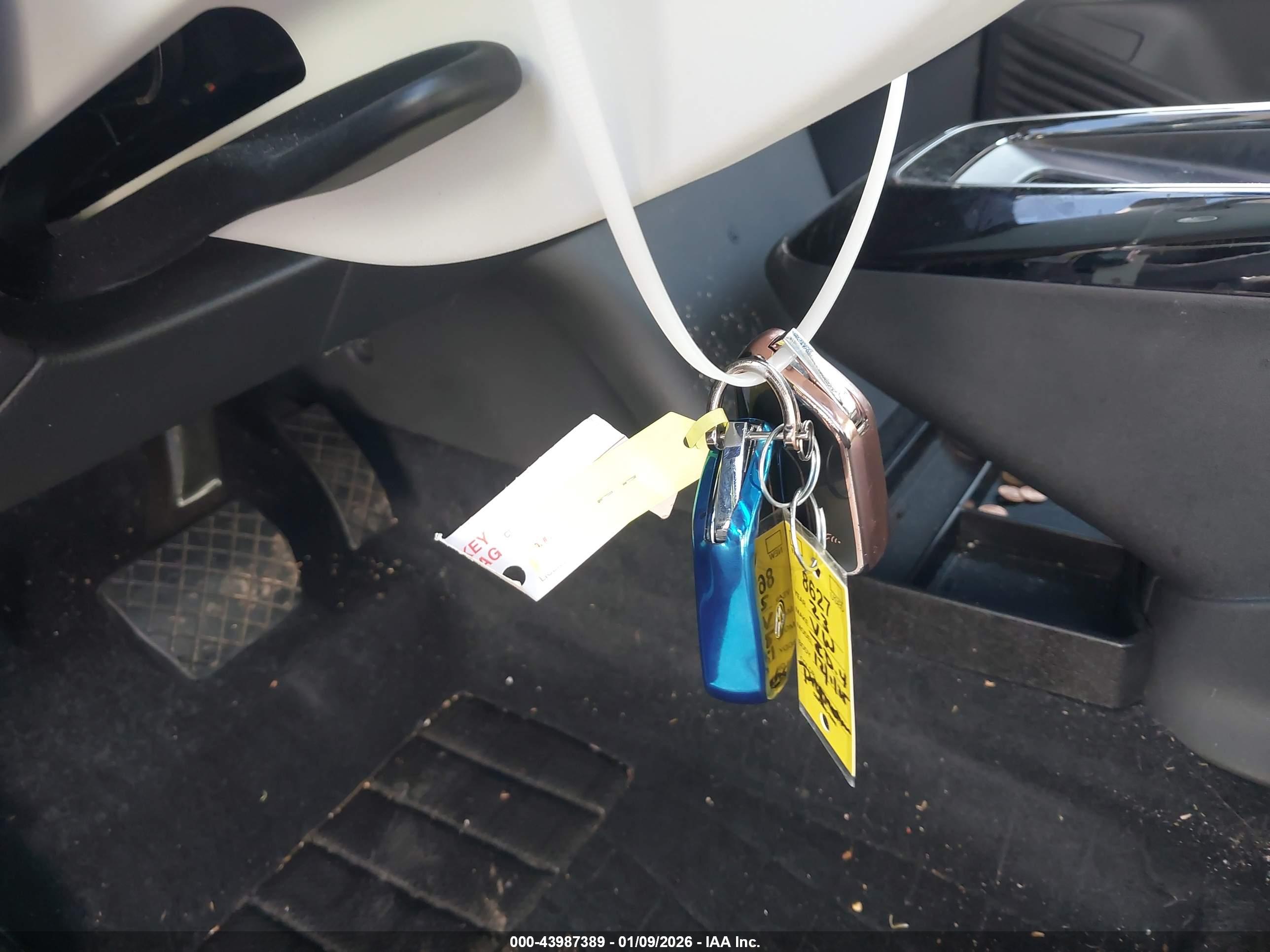 VOLKSWAGEN ID.4 image 11