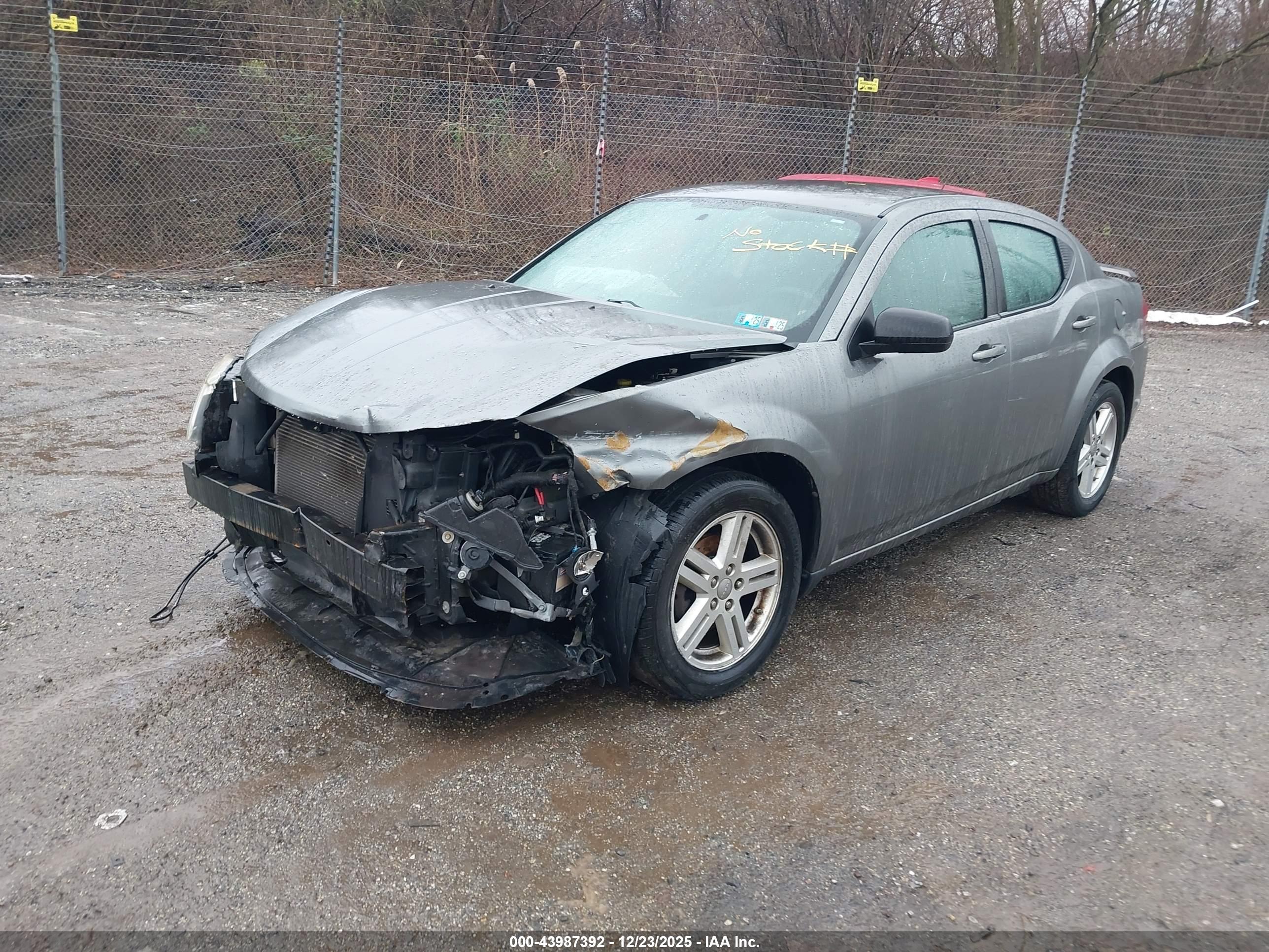 DODGE AVENGER image 2