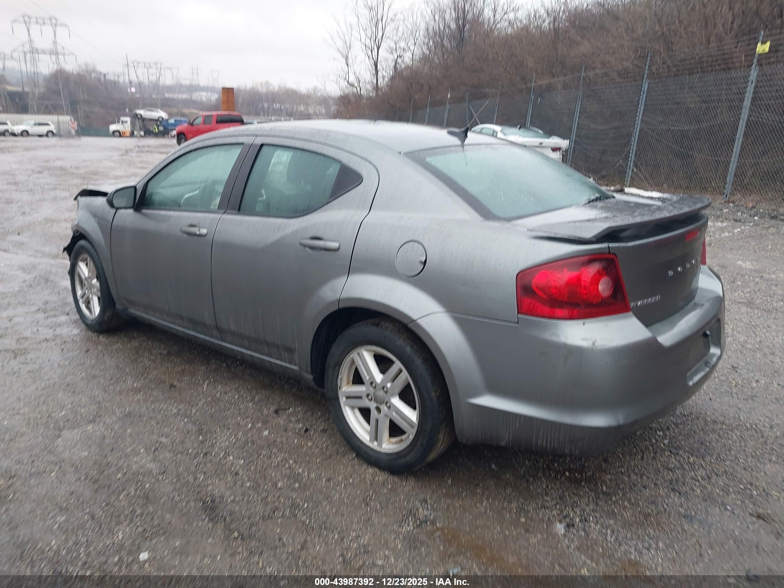 DODGE AVENGER image 3