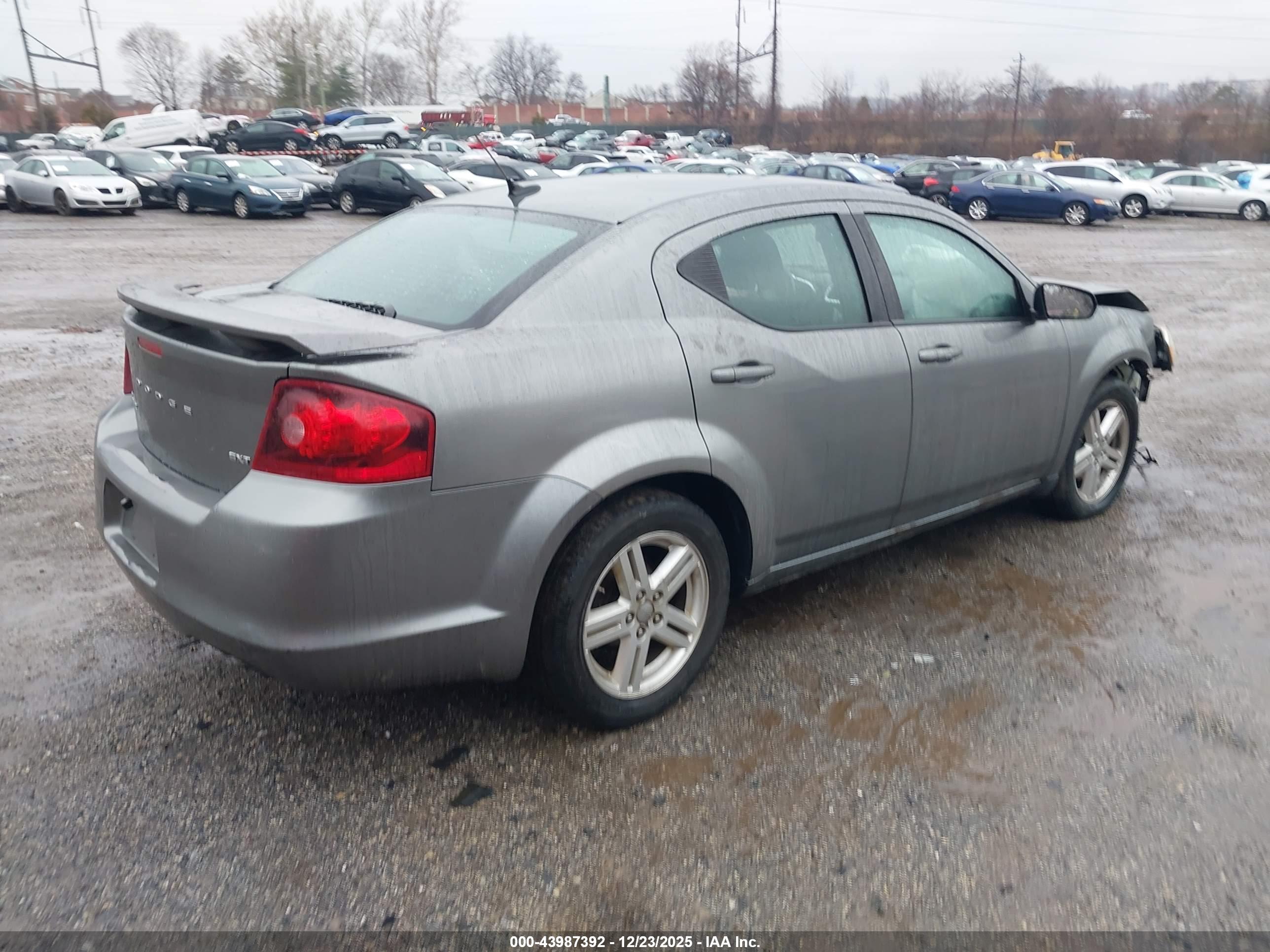 DODGE AVENGER image 4