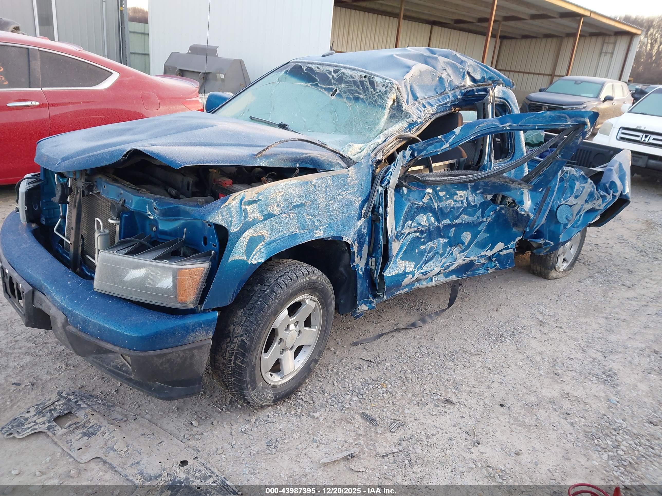 CHEVROLET COLORADO image 2