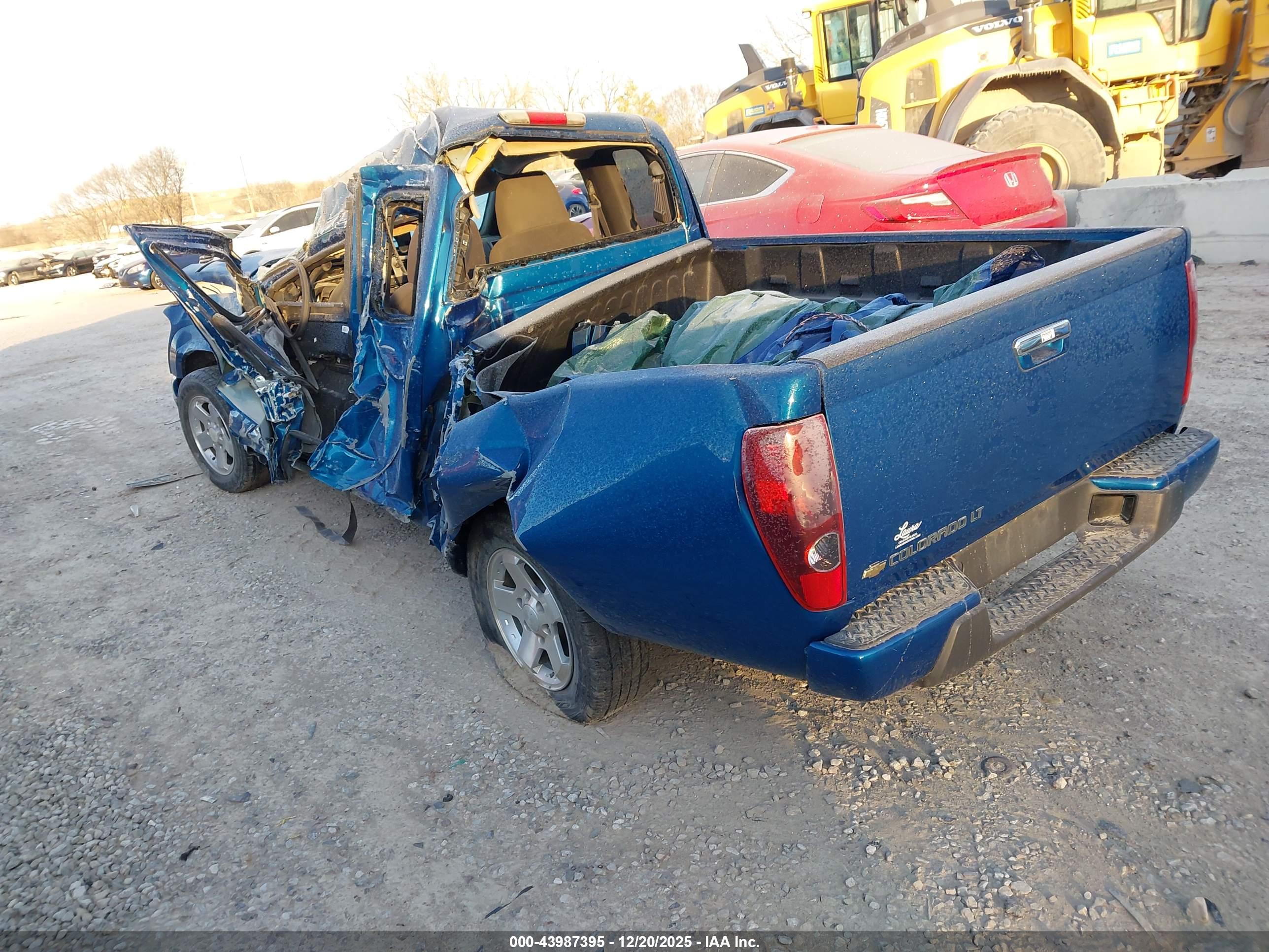 CHEVROLET COLORADO image 3