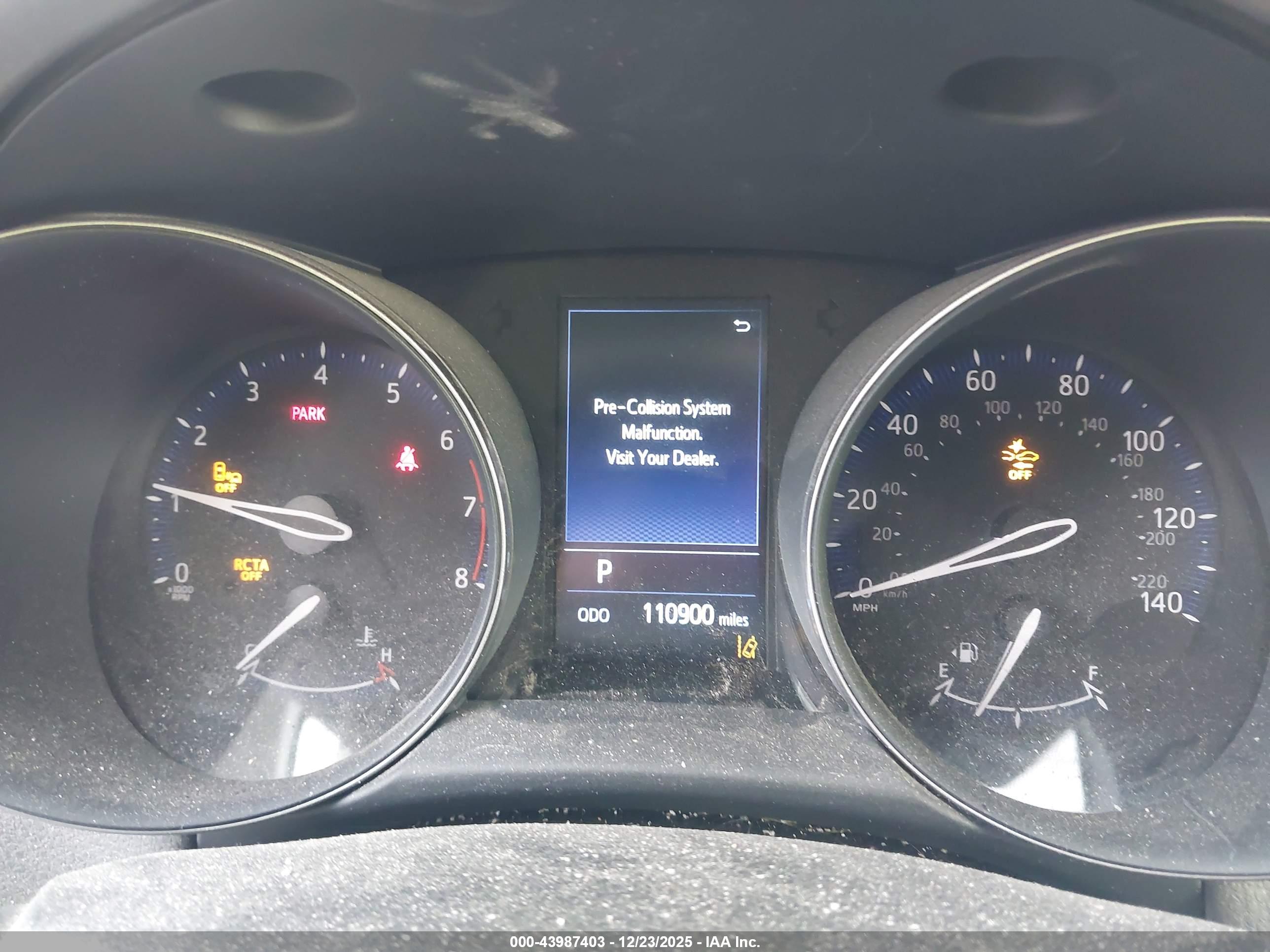 TOYOTA C-HR image 7