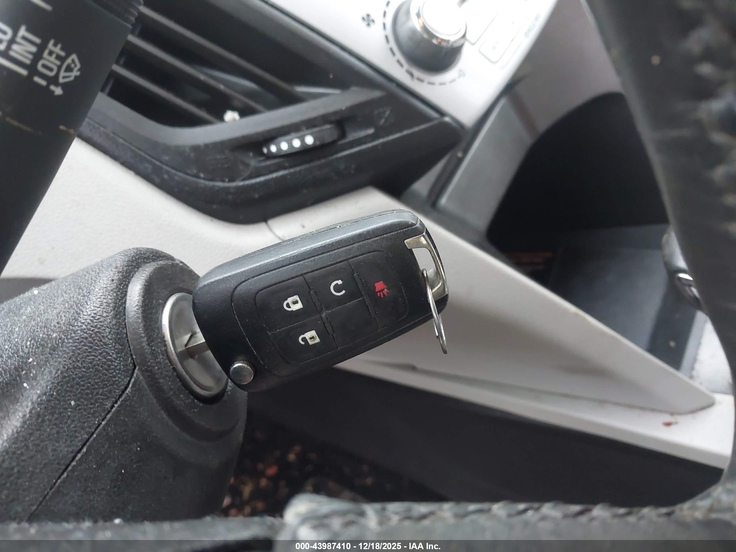 CHEVROLET EQUINOX image 11