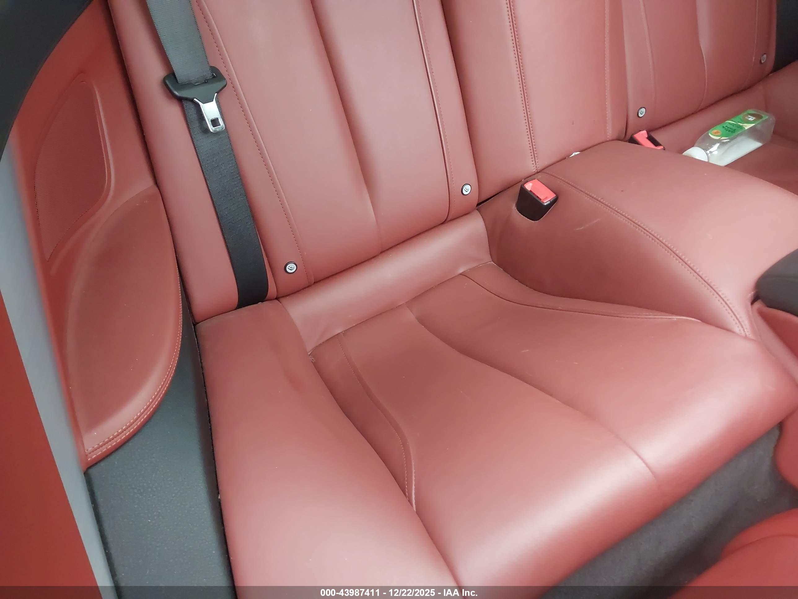 BMW 650I image 8