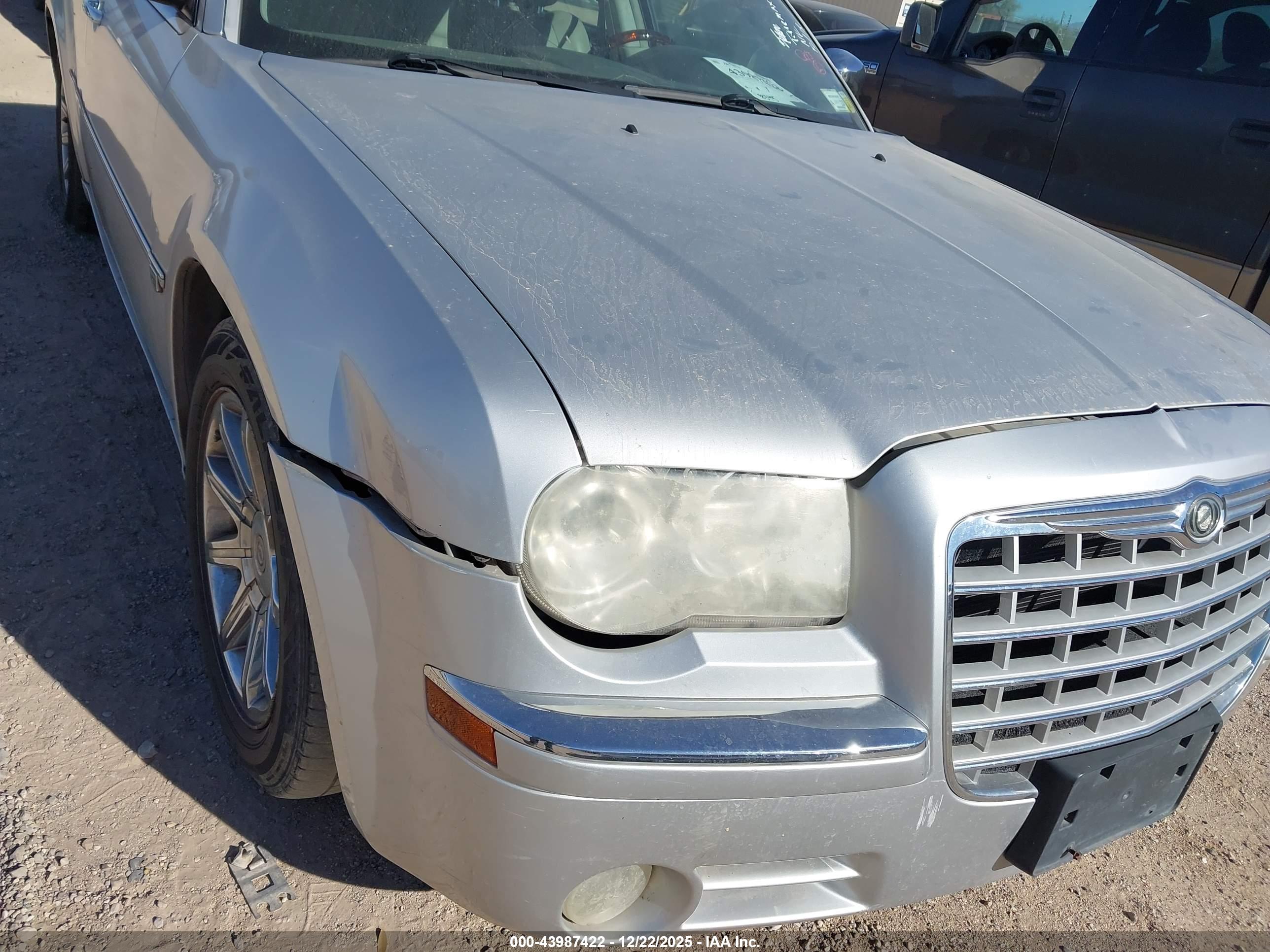 CHRYSLER 300C image 6