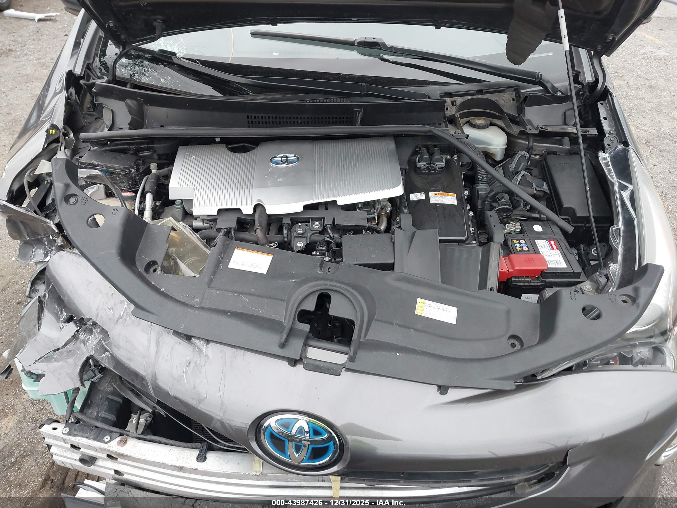 TOYOTA PRIUS image 10