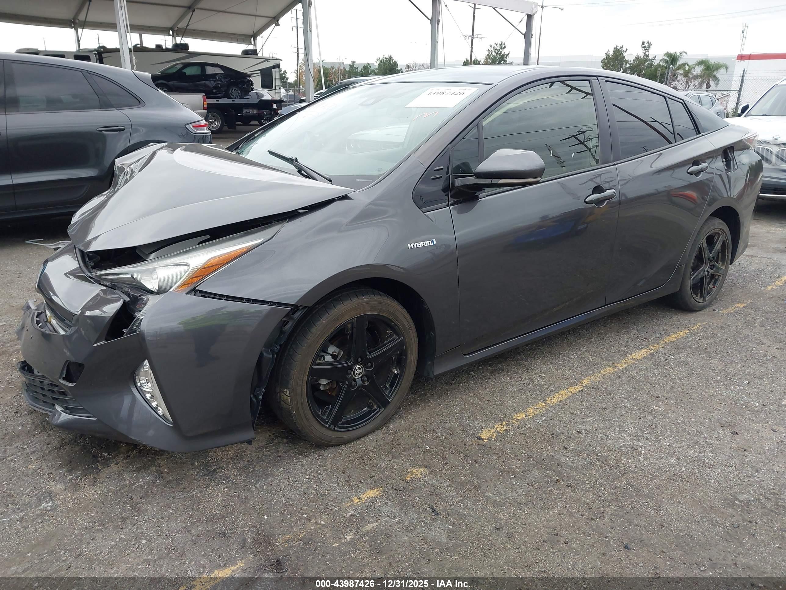 TOYOTA PRIUS image 2