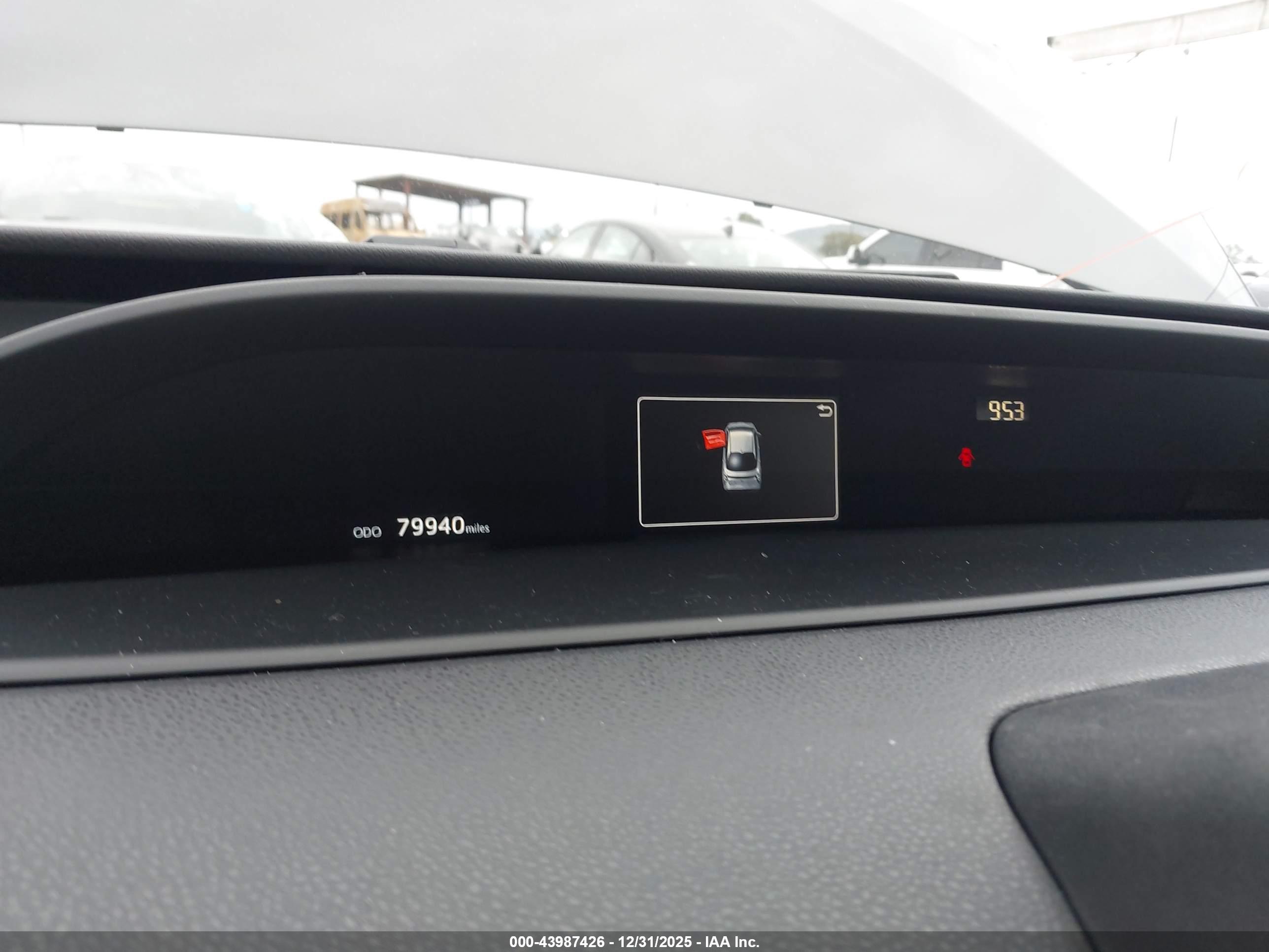 TOYOTA PRIUS image 7