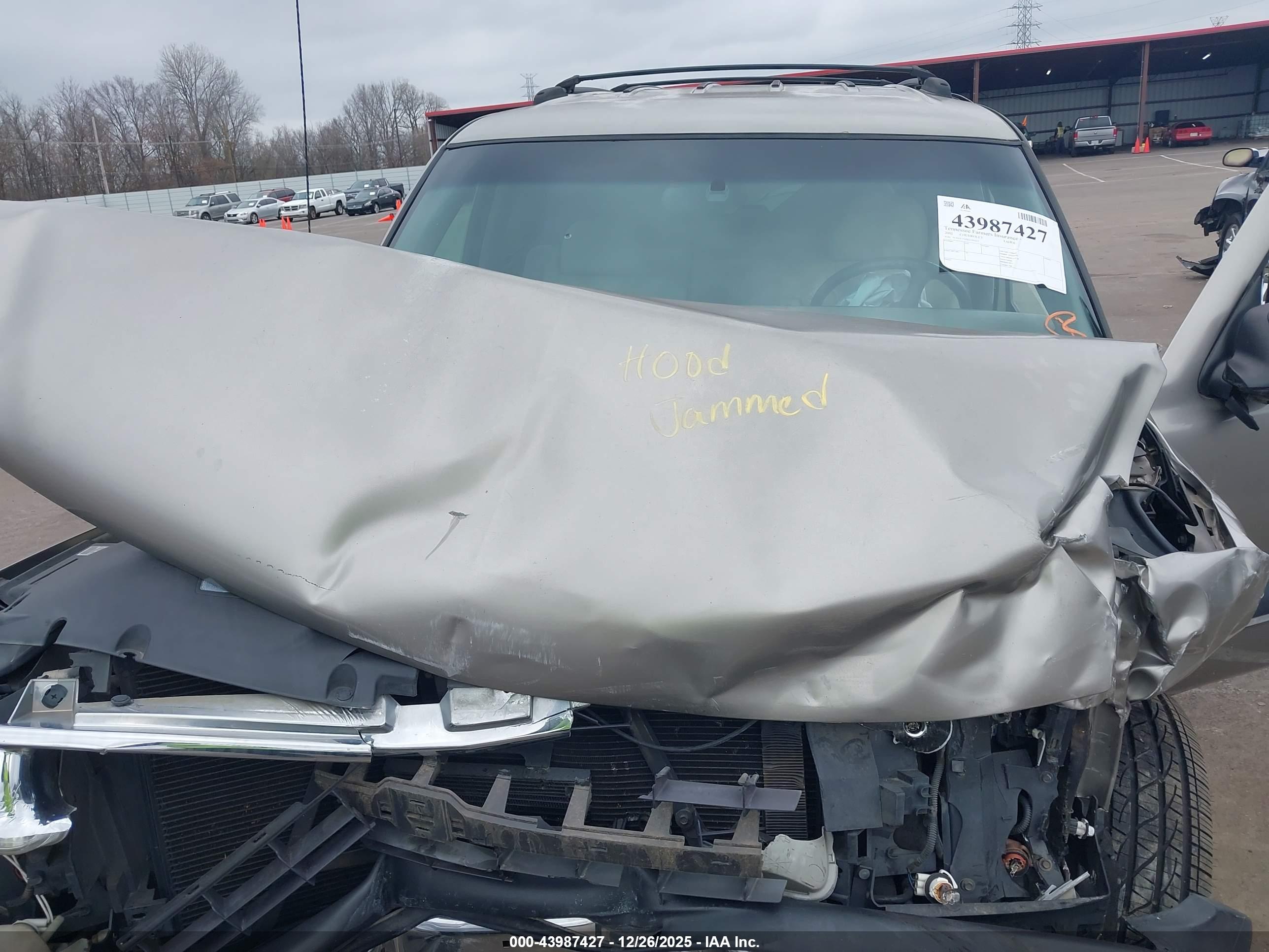 CHEVROLET TAHOE image 10
