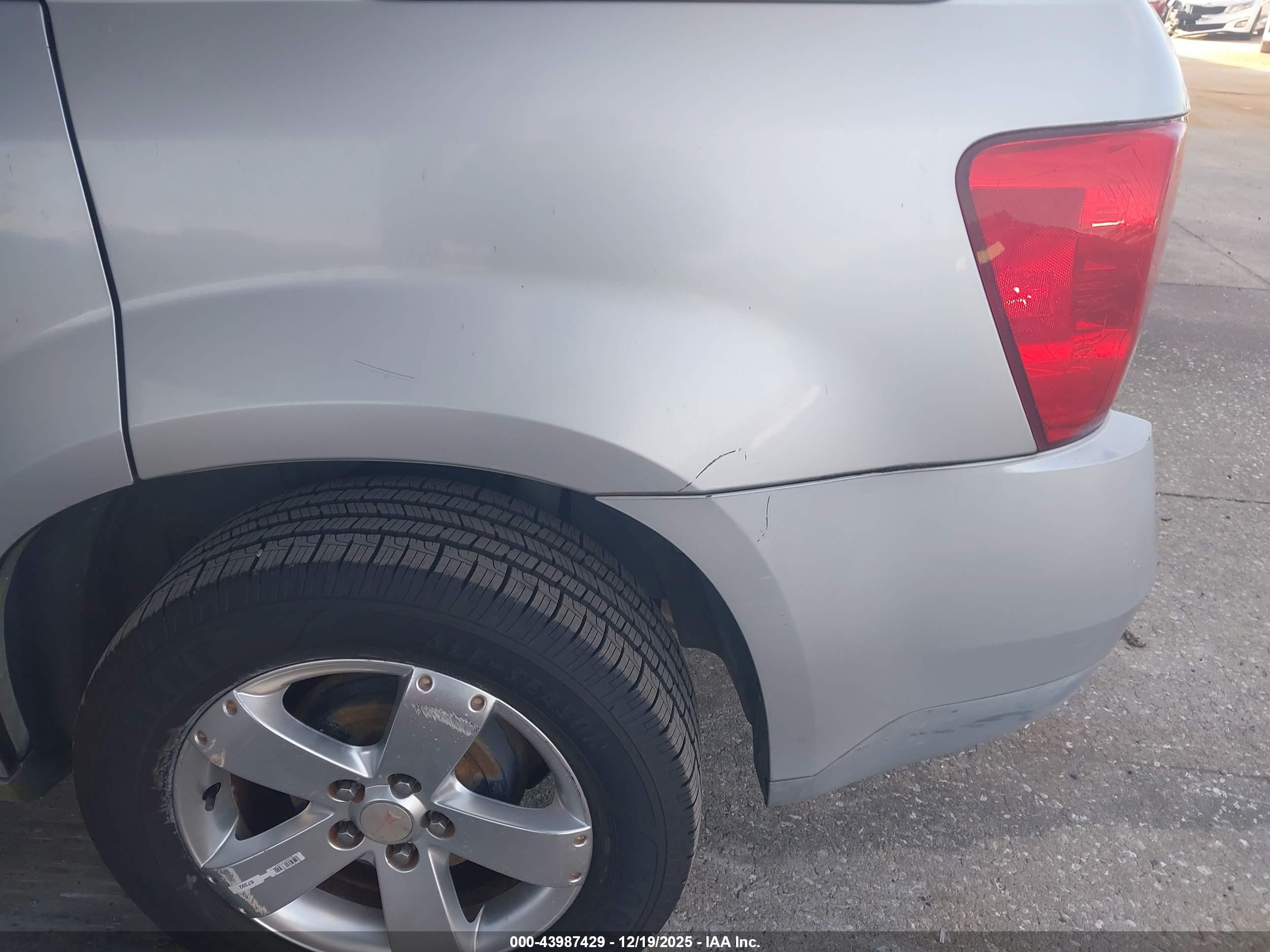 PONTIAC TORRENT image 6