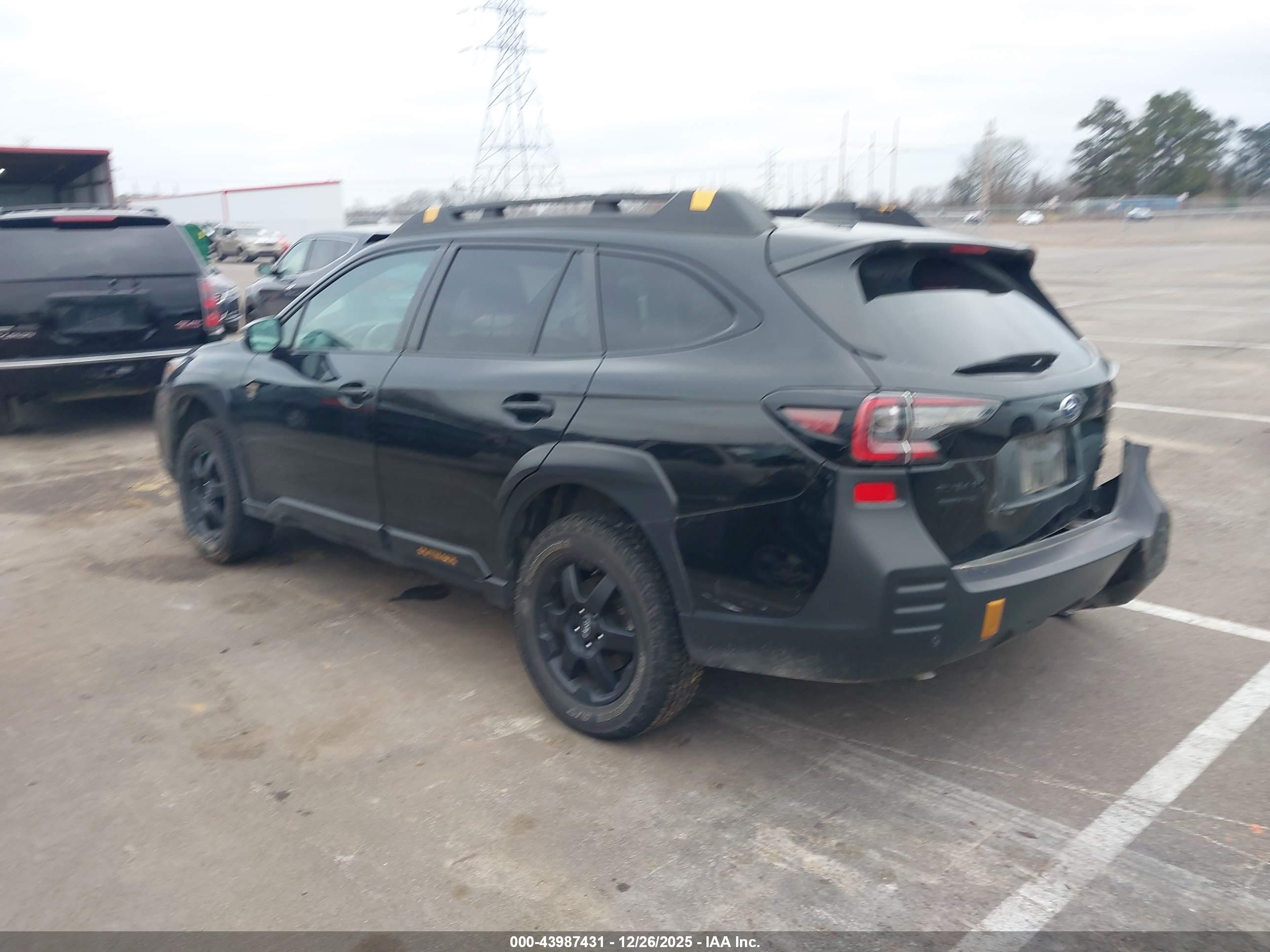 SUBARU OUTBACK image 3