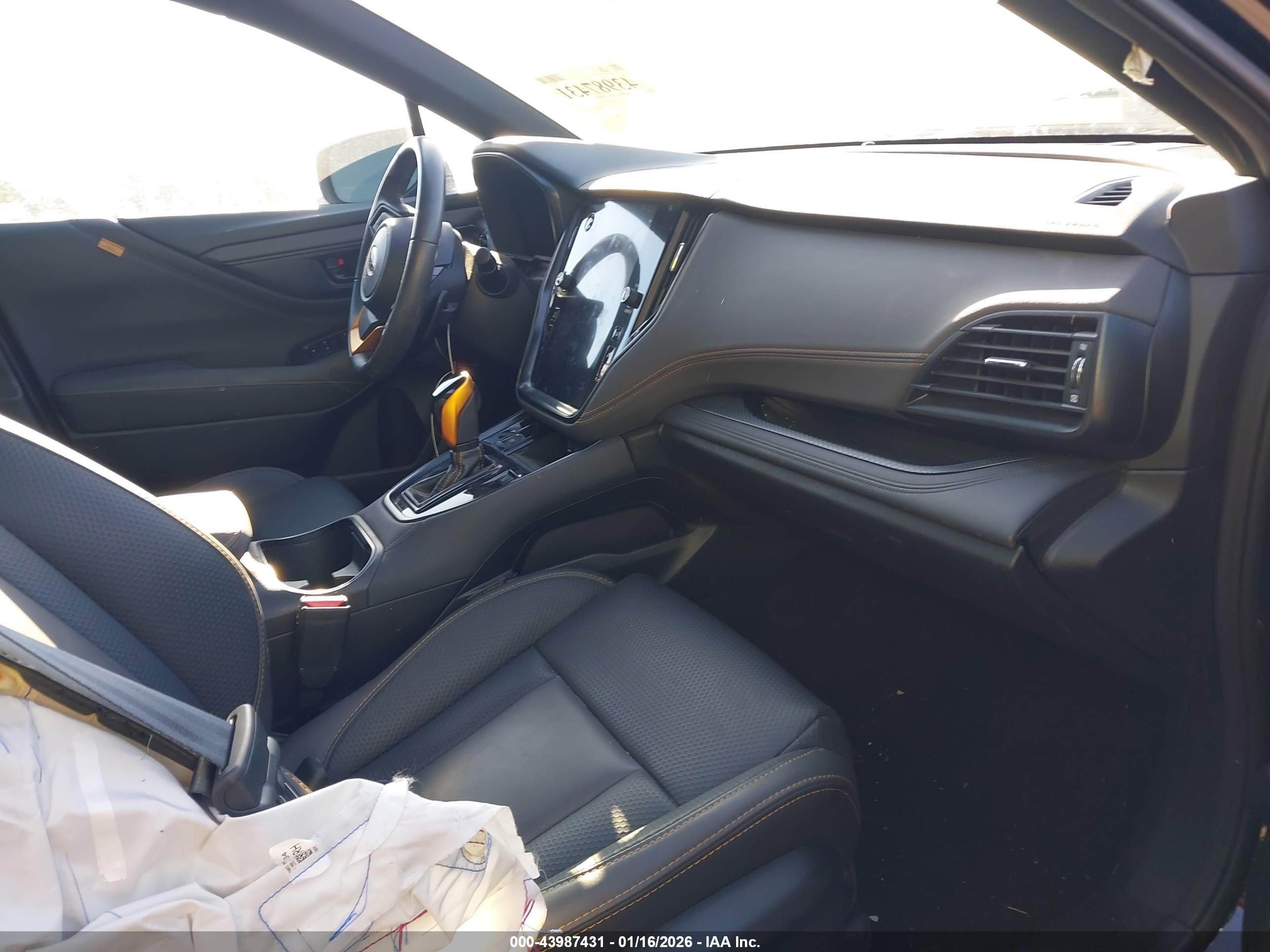 SUBARU OUTBACK image 5