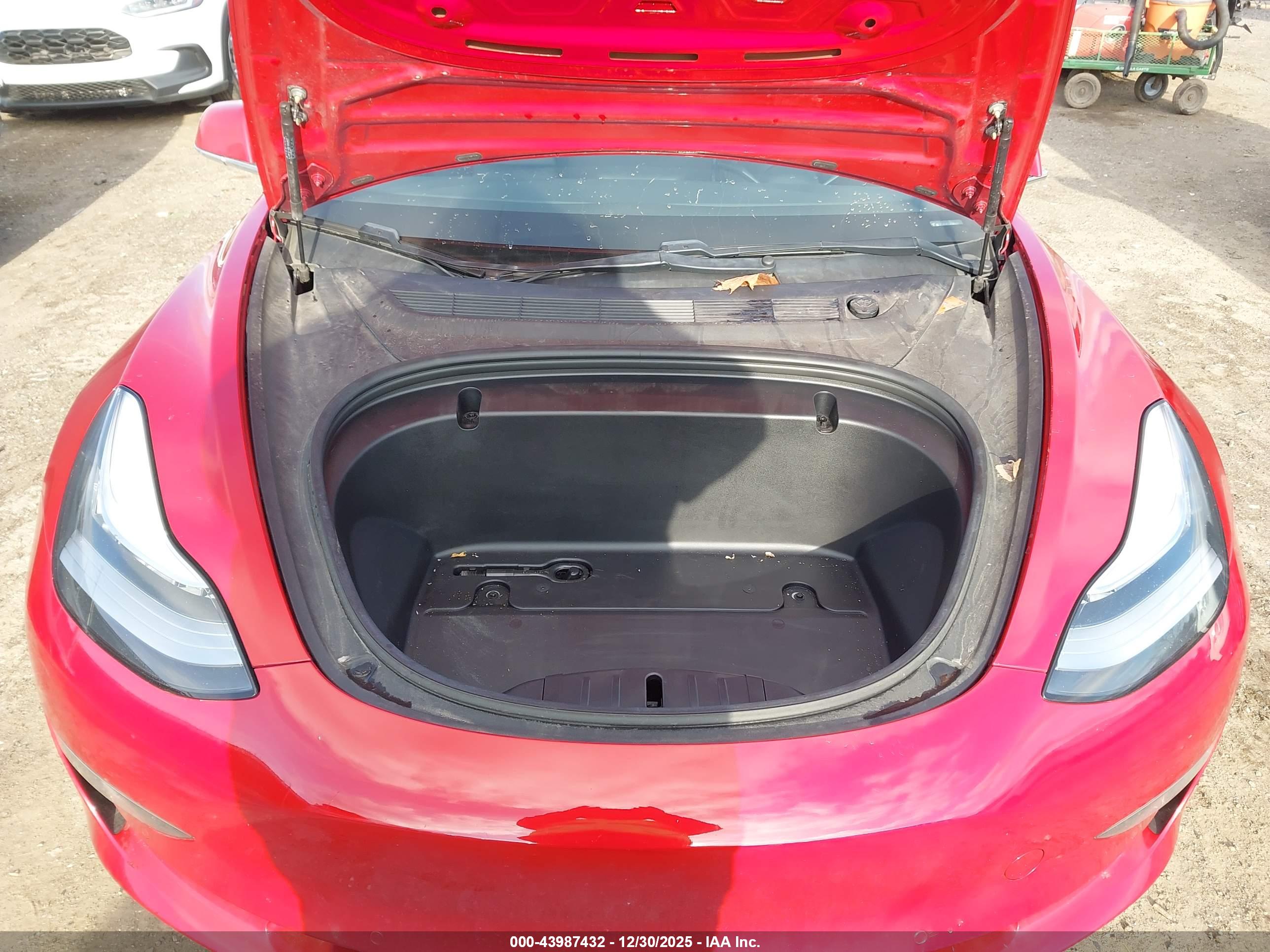 TESLA MODEL image 10