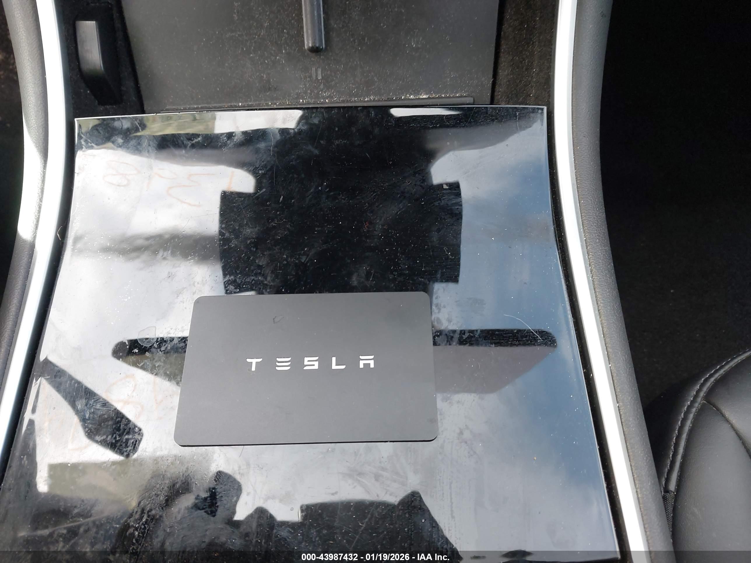 TESLA MODEL image 11