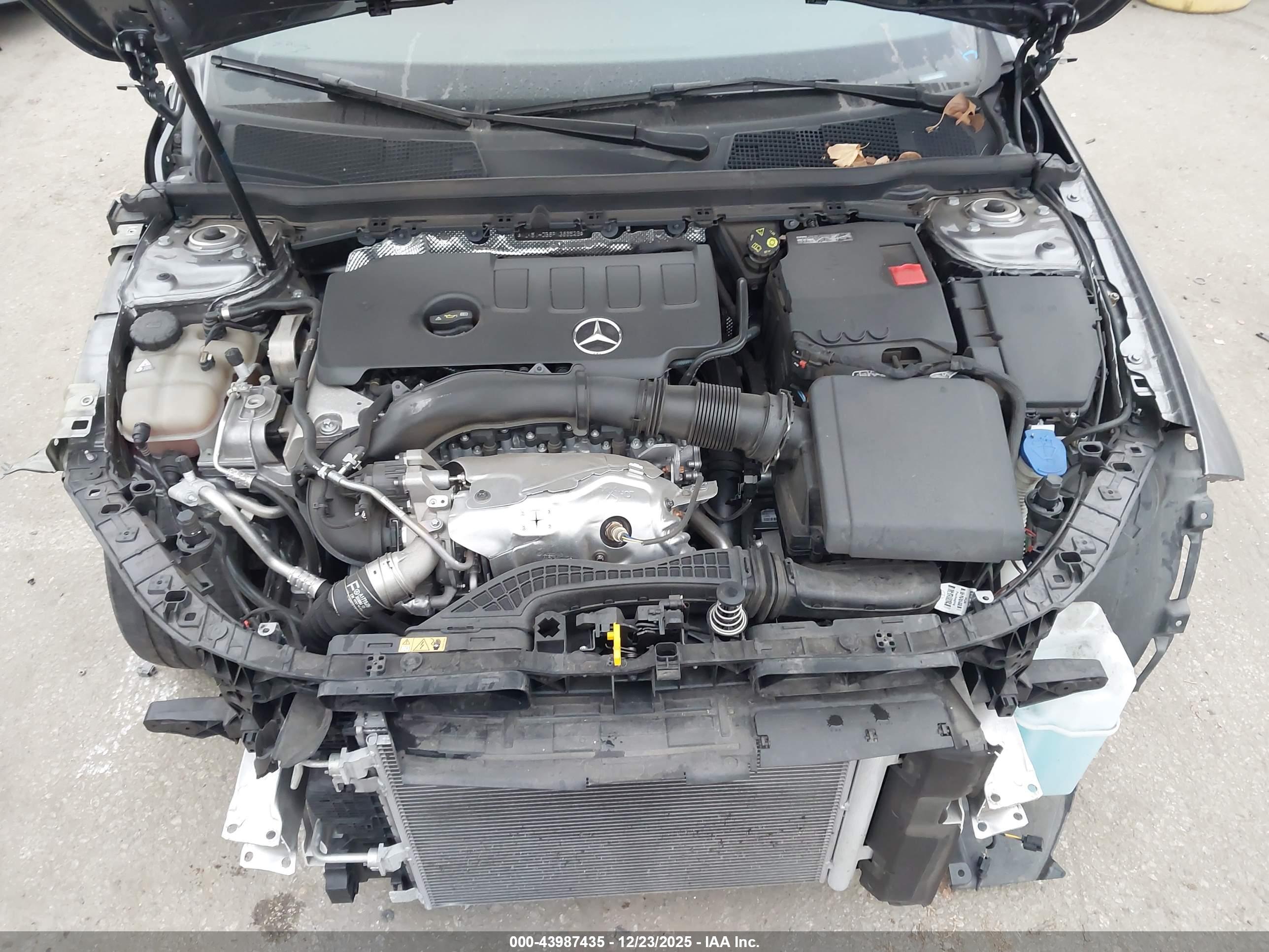MERCEDES-BENZ CLA image 10