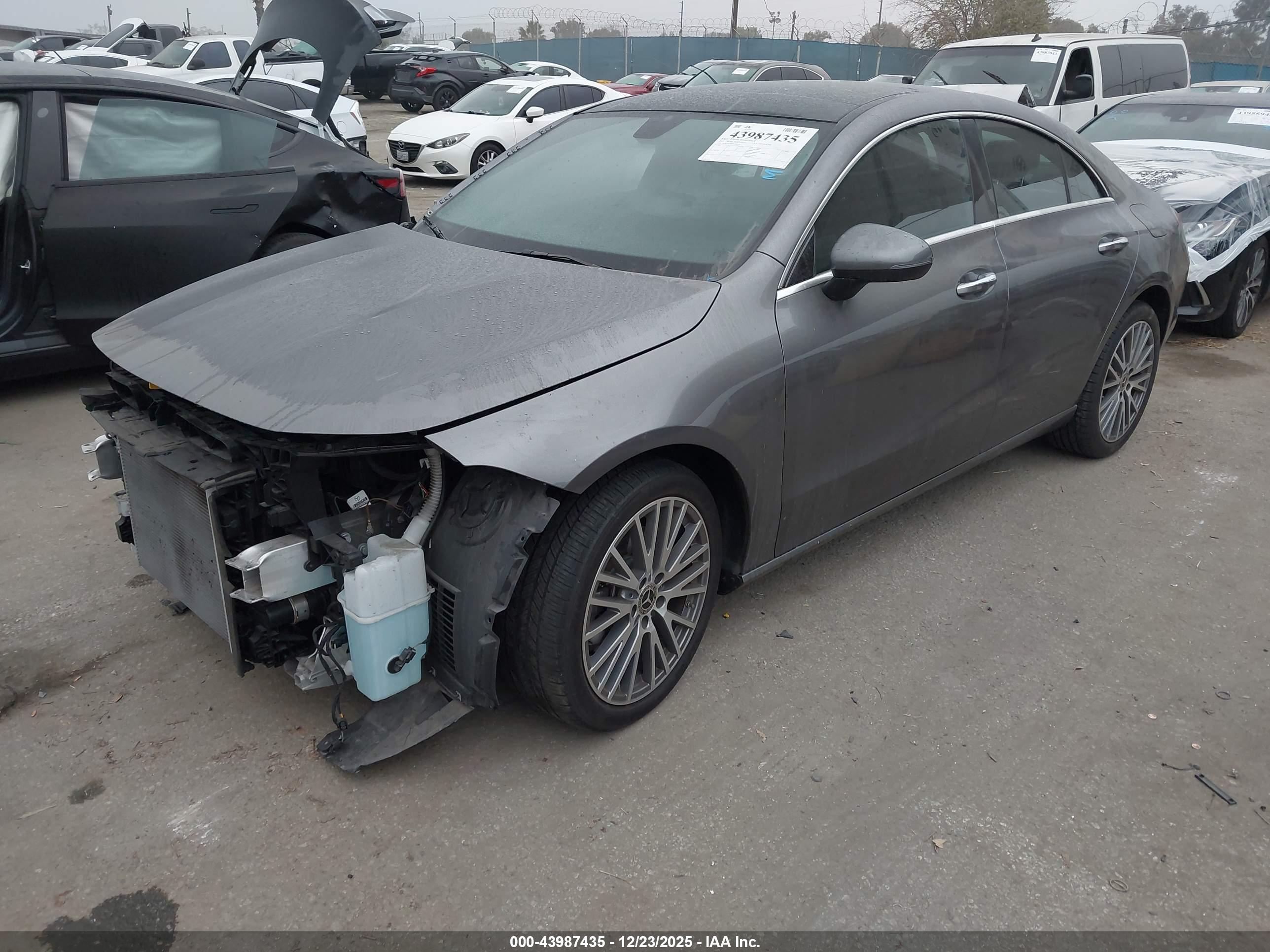 MERCEDES-BENZ CLA image 2