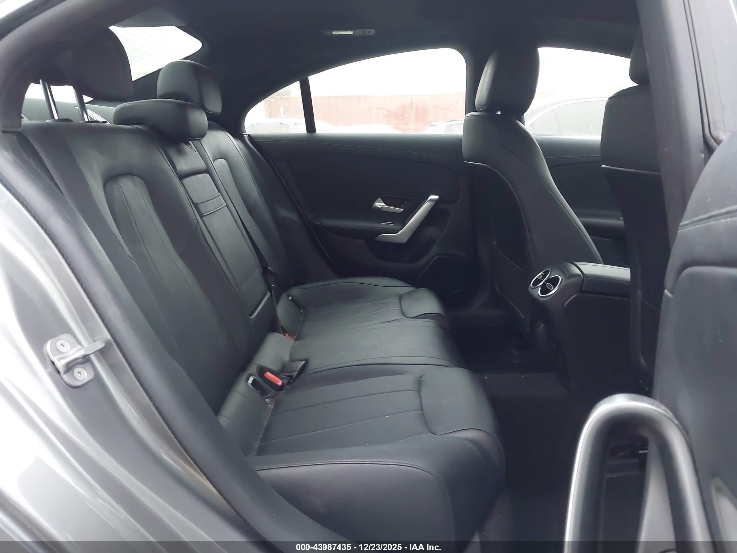 MERCEDES-BENZ CLA image 8