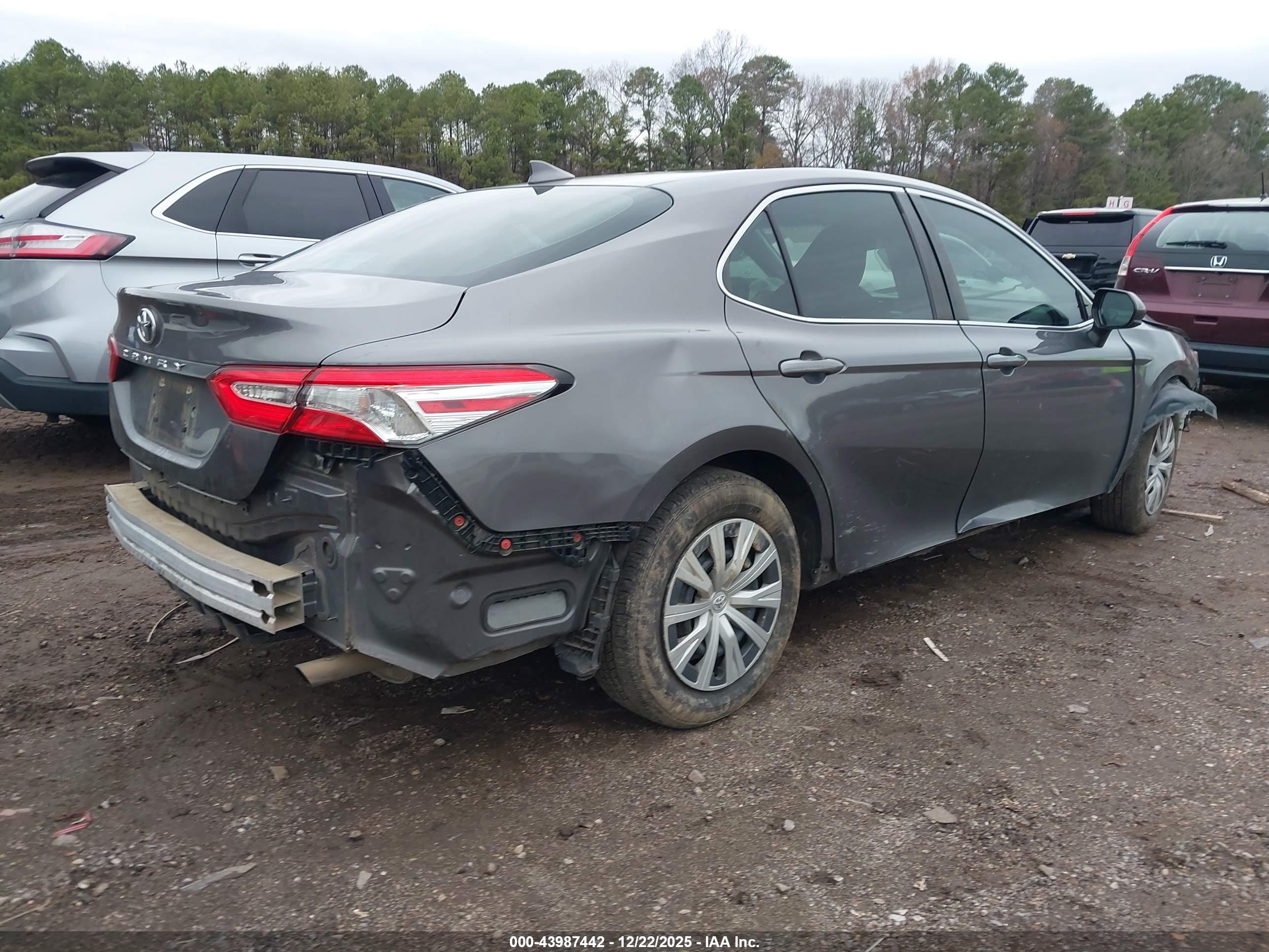 TOYOTA CAMRY image 4