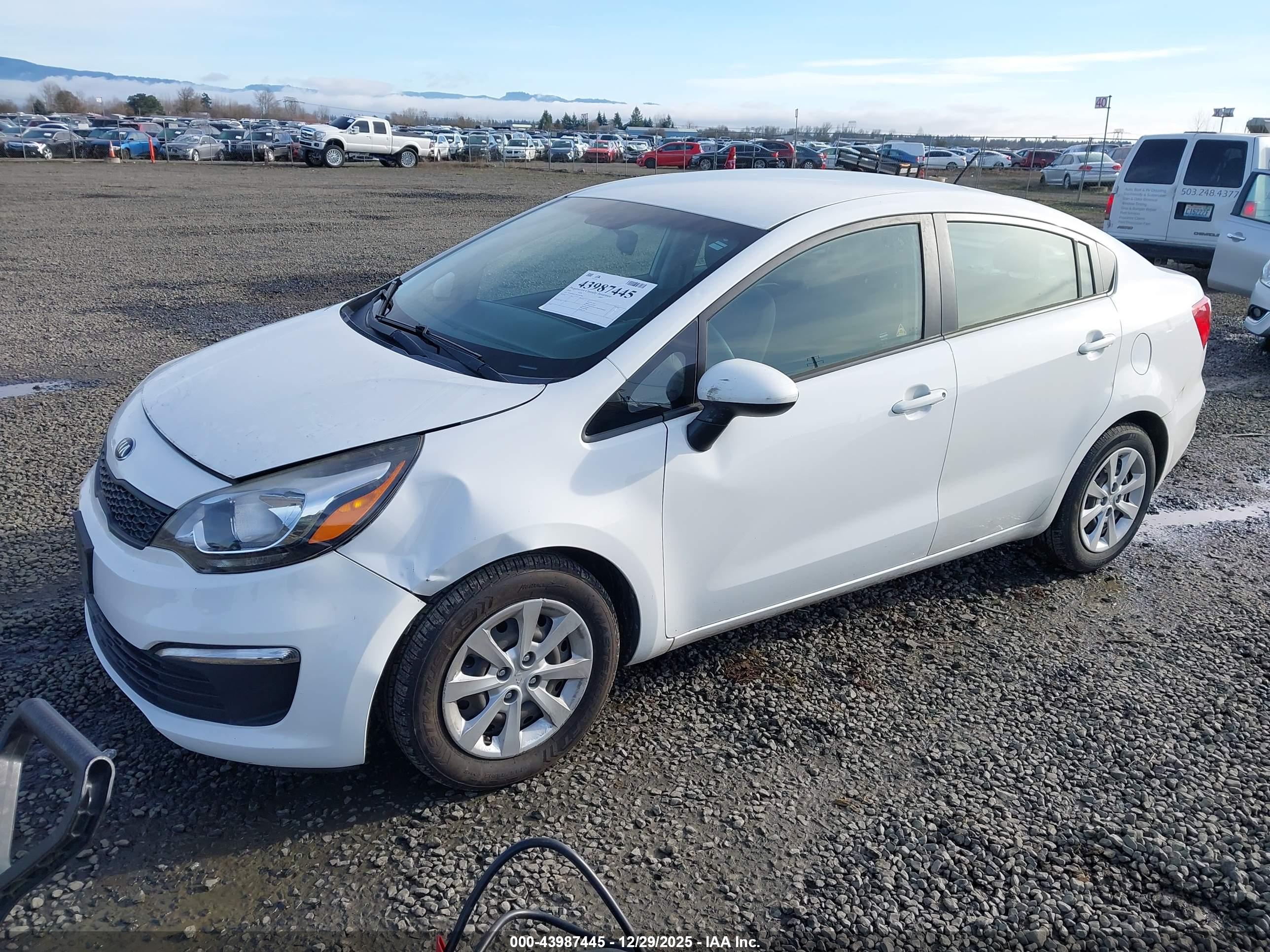 KIA RIO image 2
