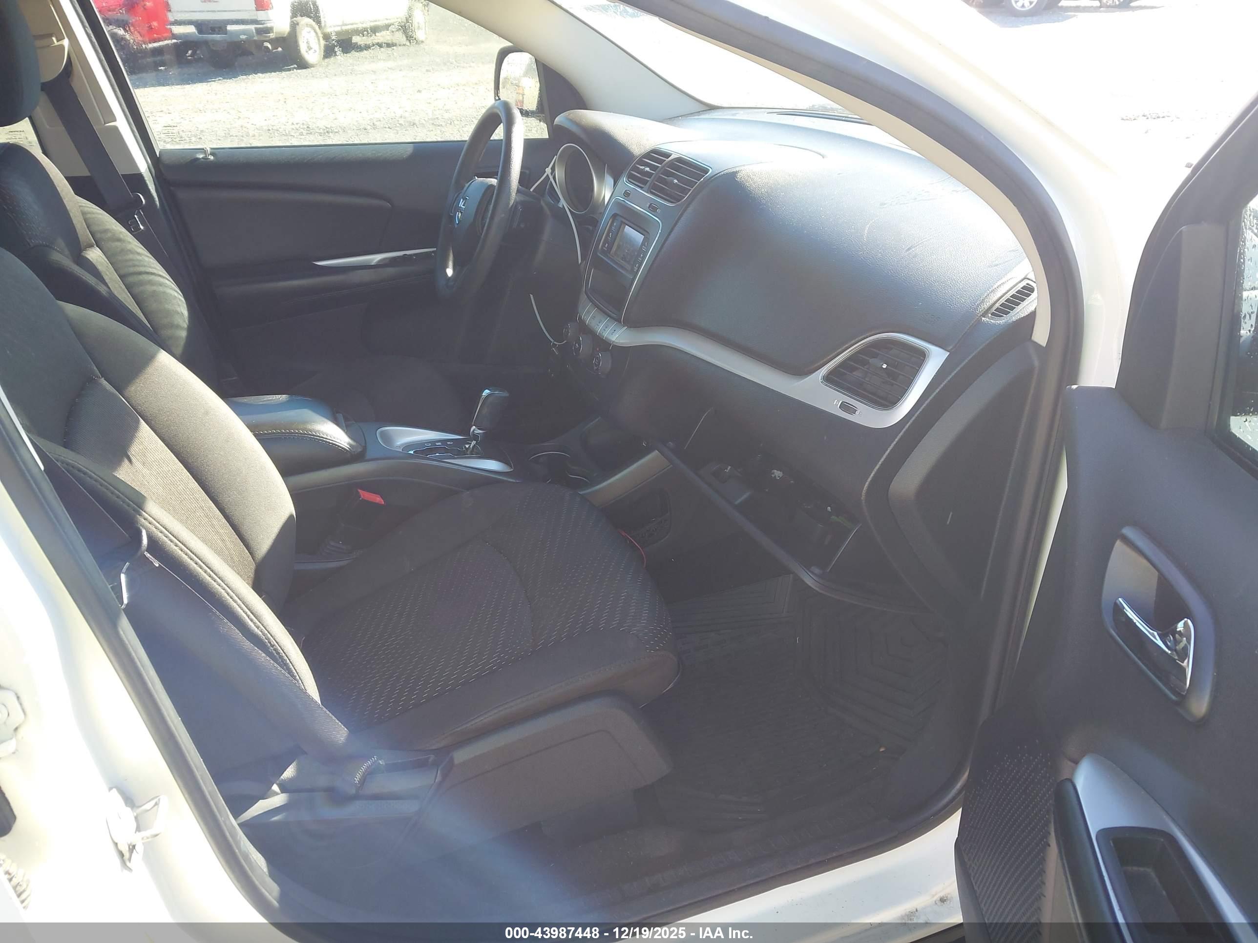 DODGE JOURNEY image 5