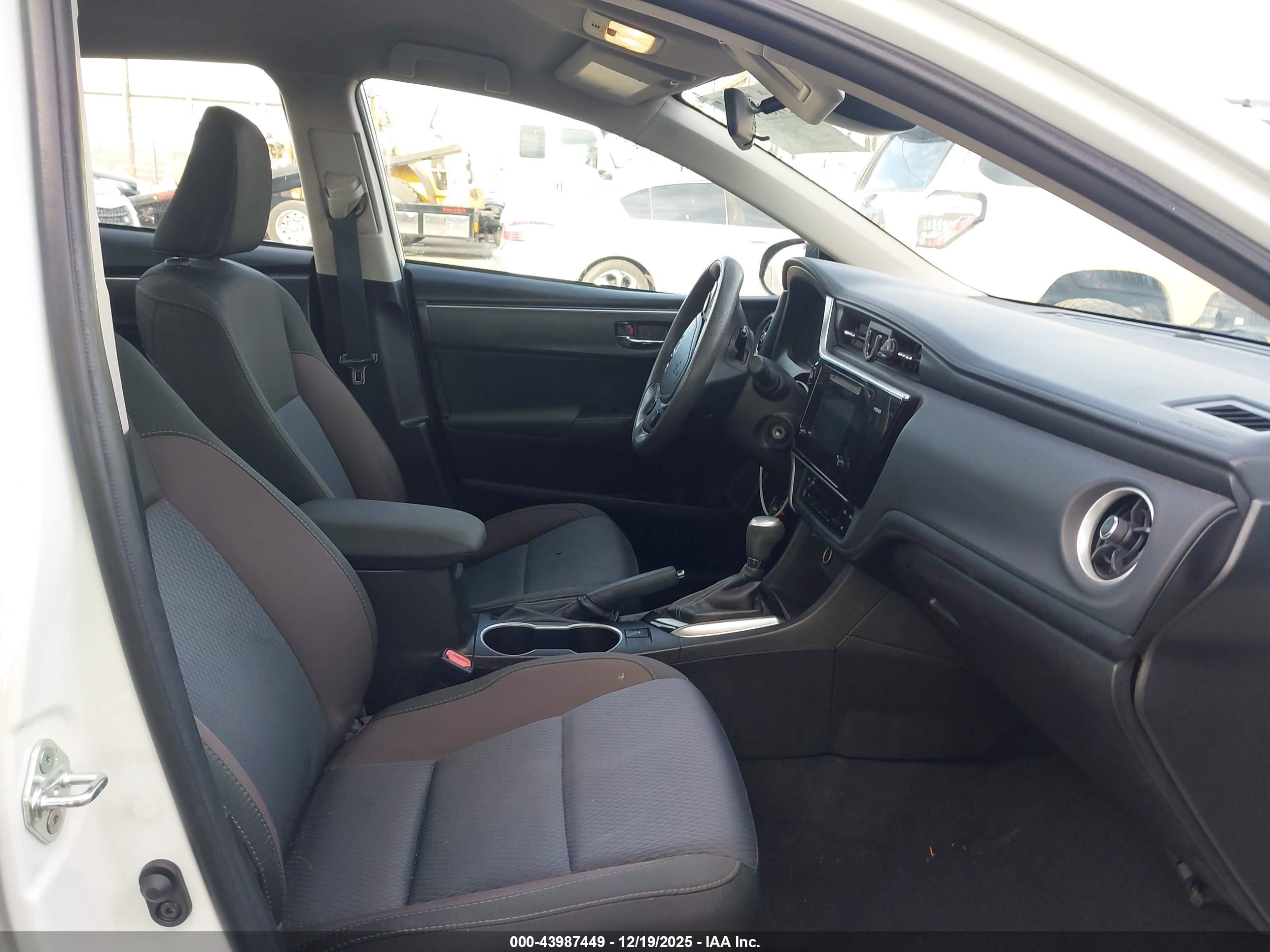 TOYOTA COROLLA image 5