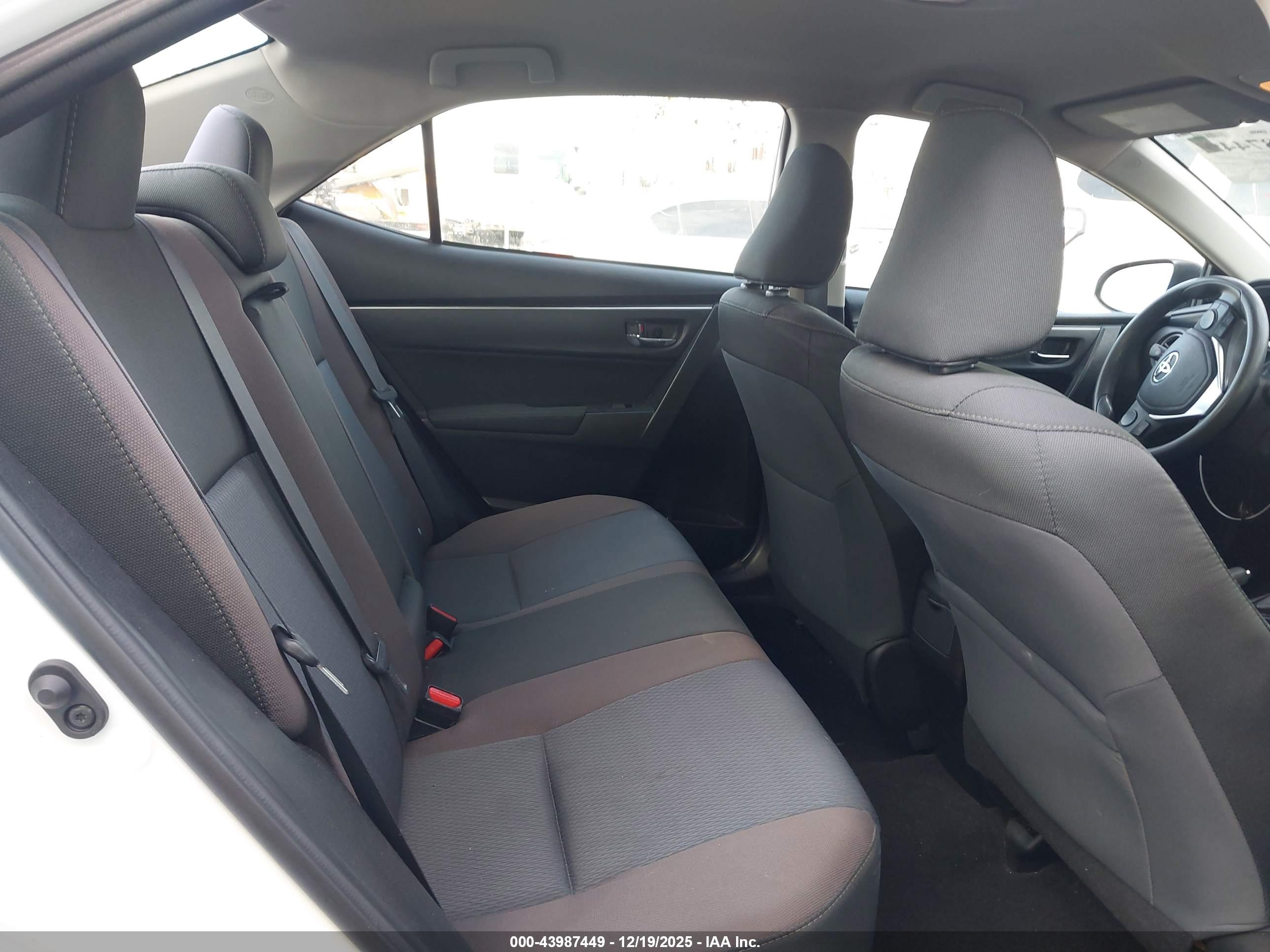 TOYOTA COROLLA image 8