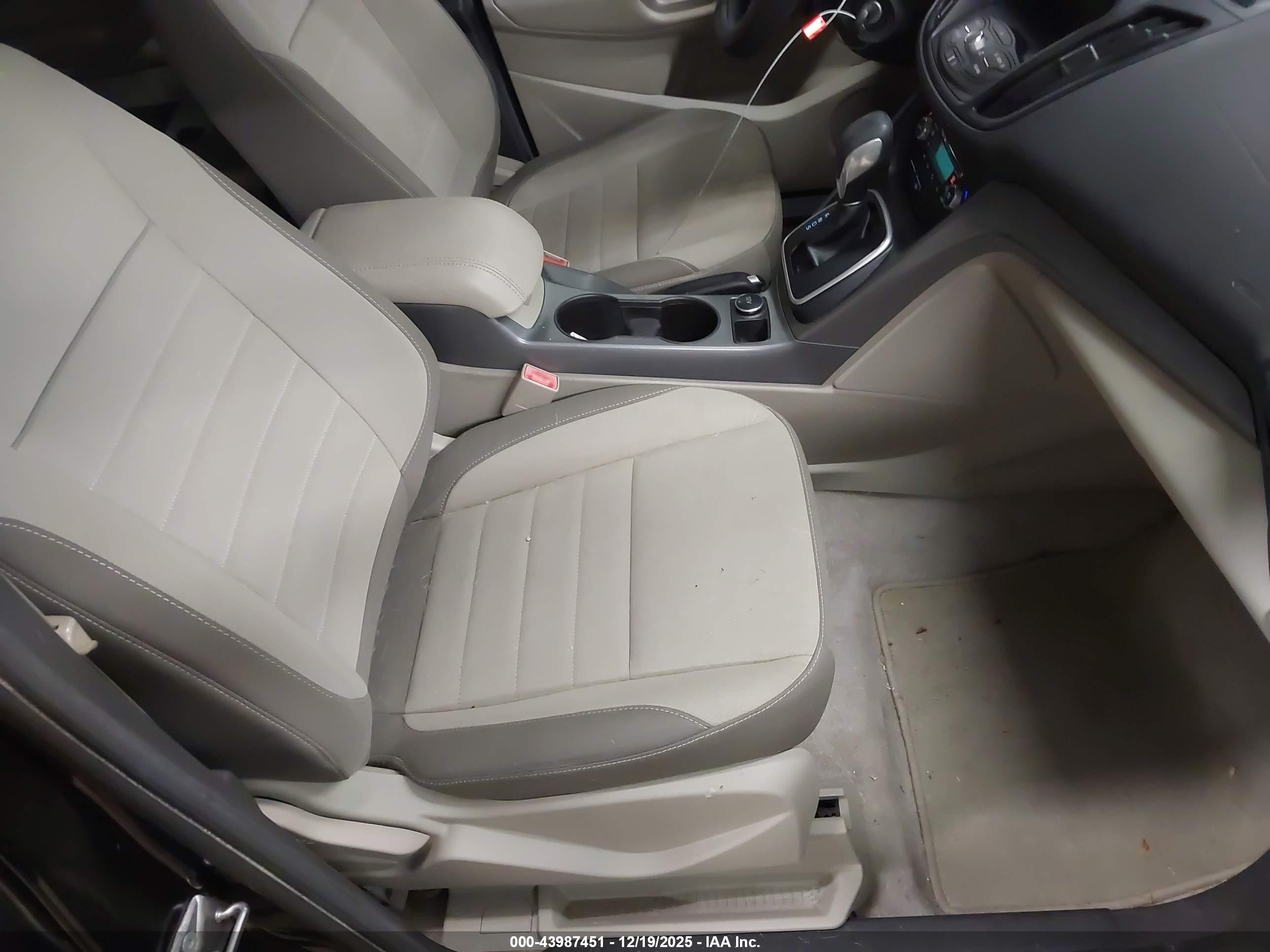 FORD ESCAPE image 5