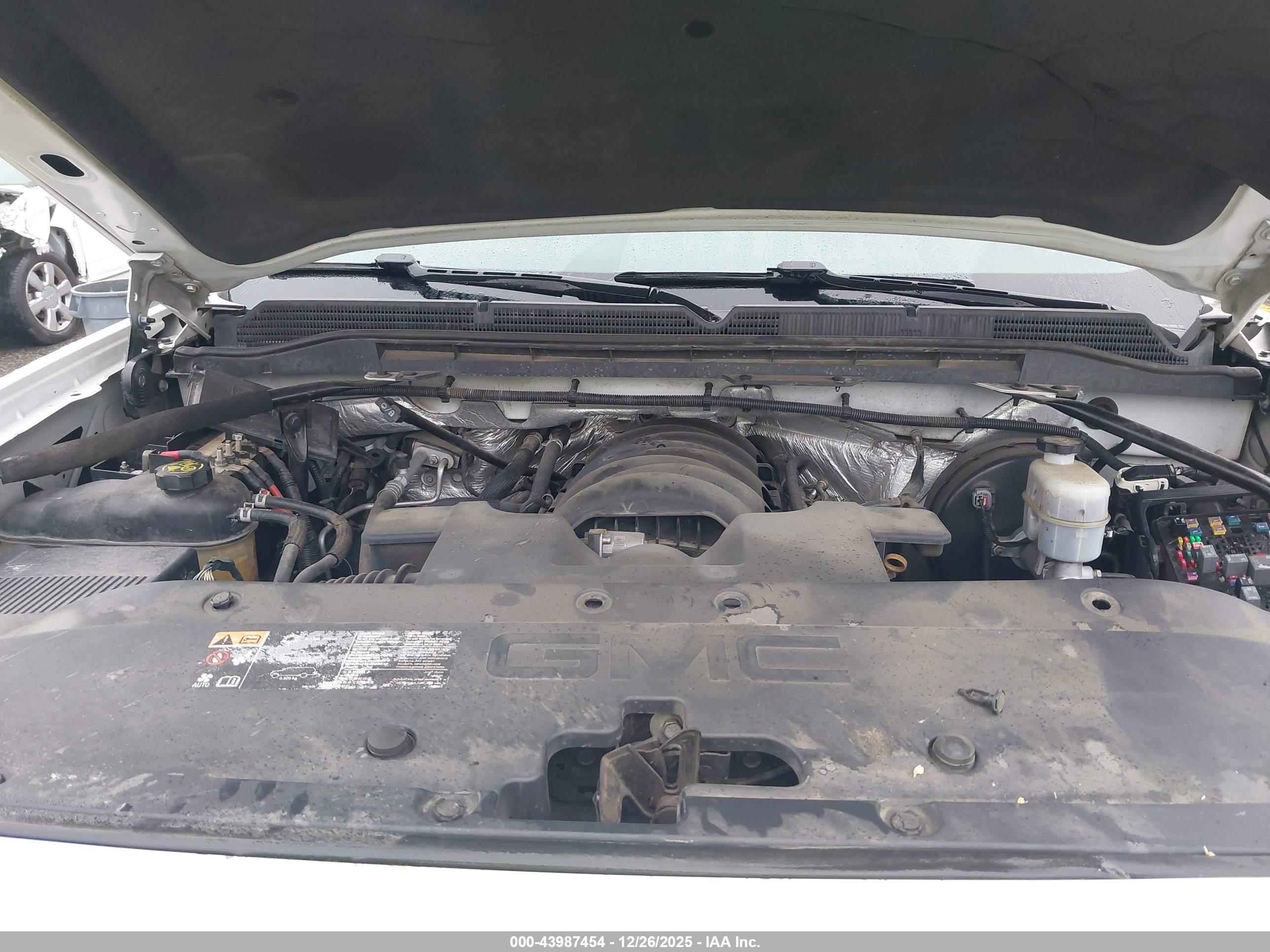 GMC SIERRA image 10