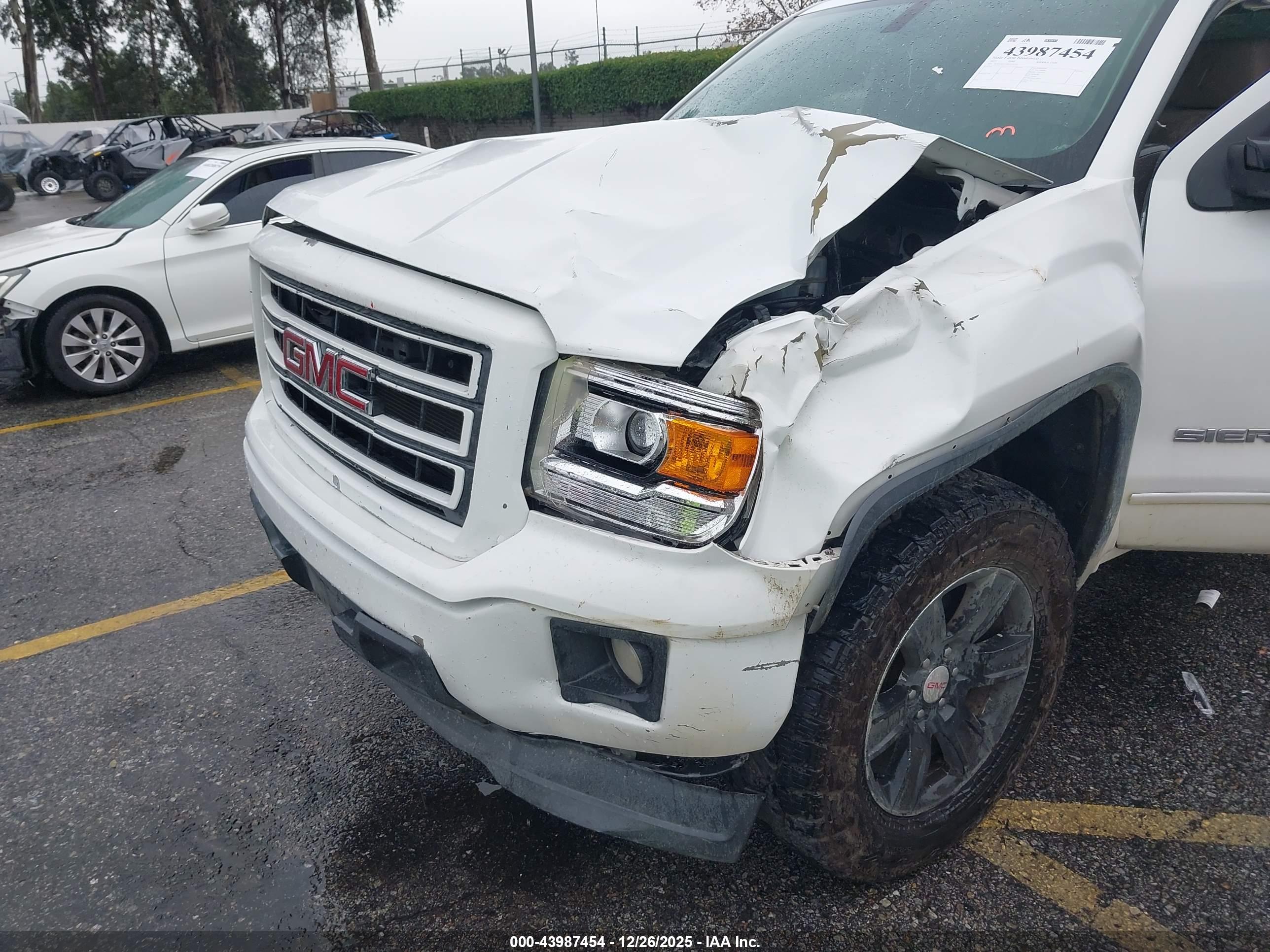 GMC SIERRA image 6
